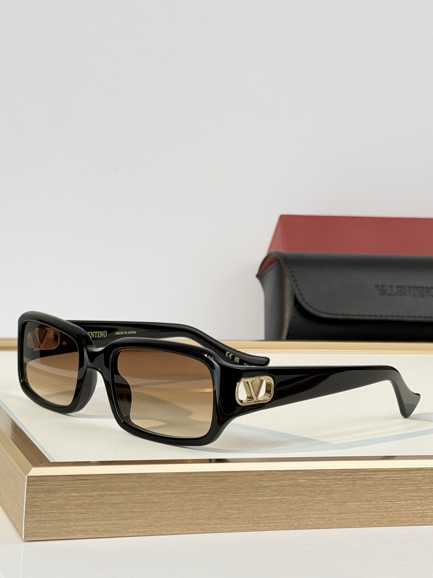 VALENTINO MODEL：VG0016S SIZE：53口22-140 
