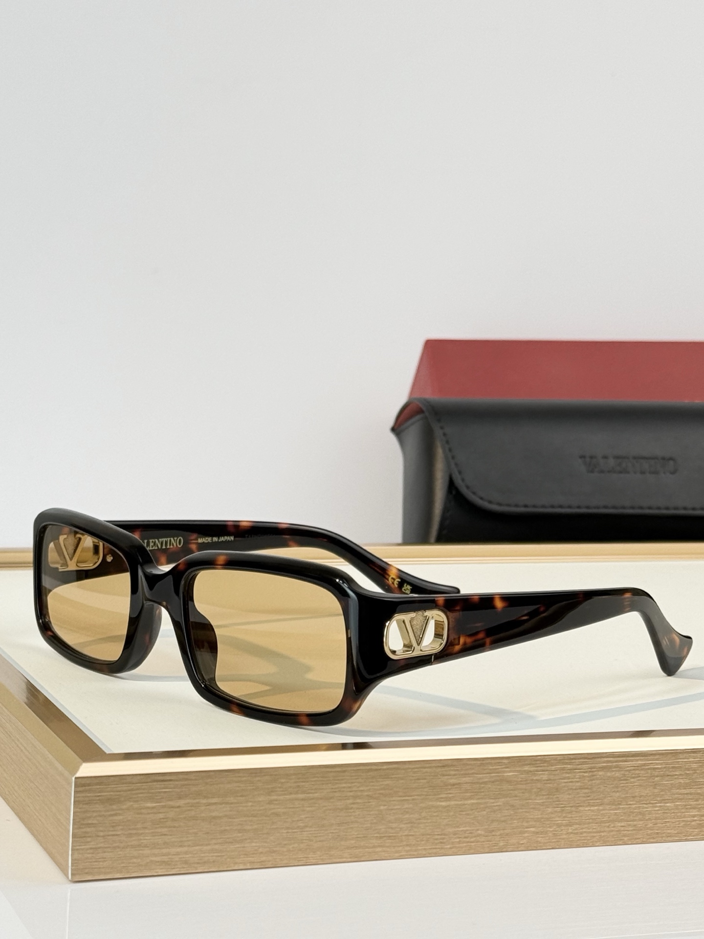 VALENTINO MODEL：VG0016S SIZE：53口22-140 