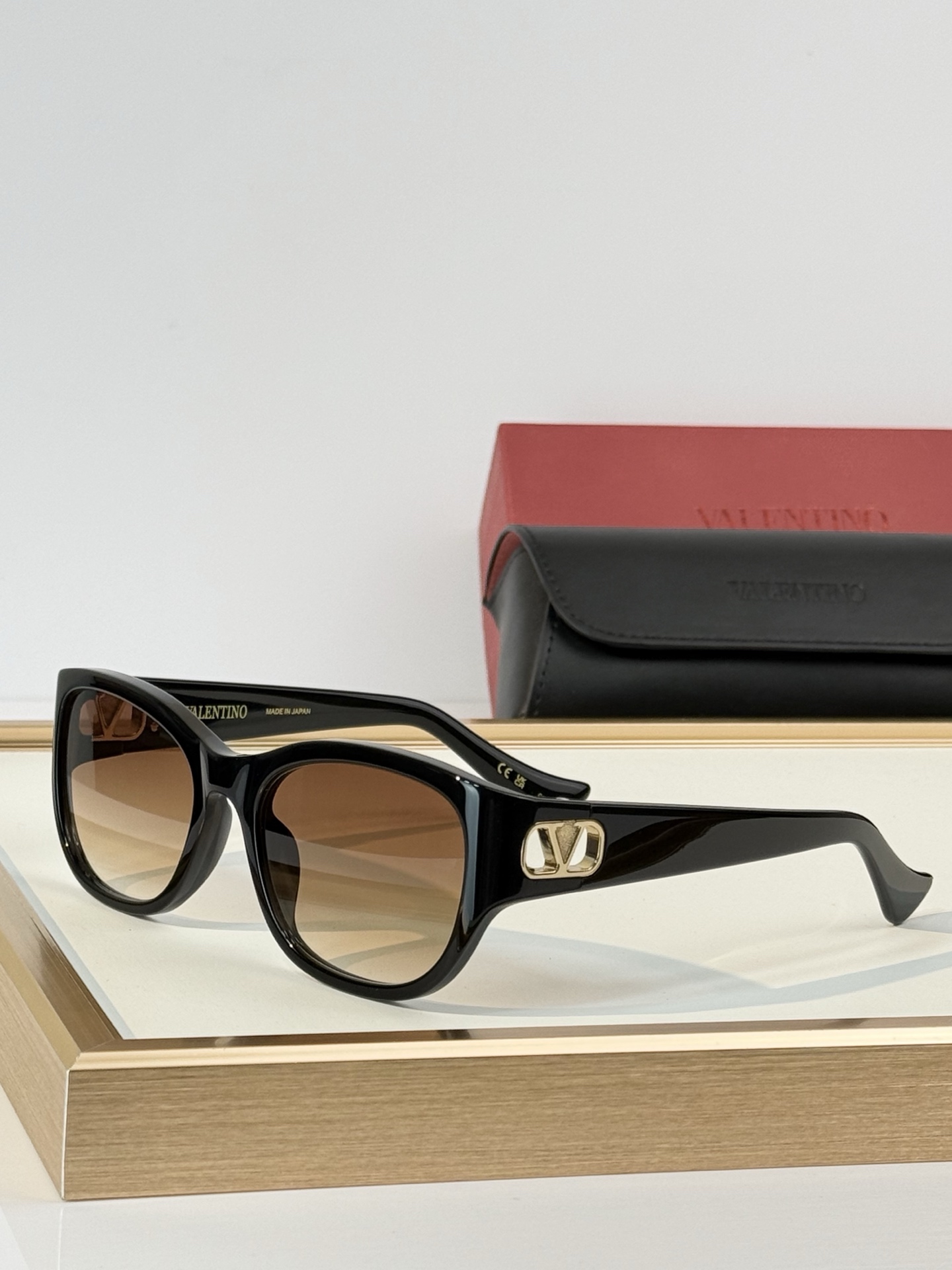 VALENTINO MODEL：VG0039SK SIZE：55口19-140 