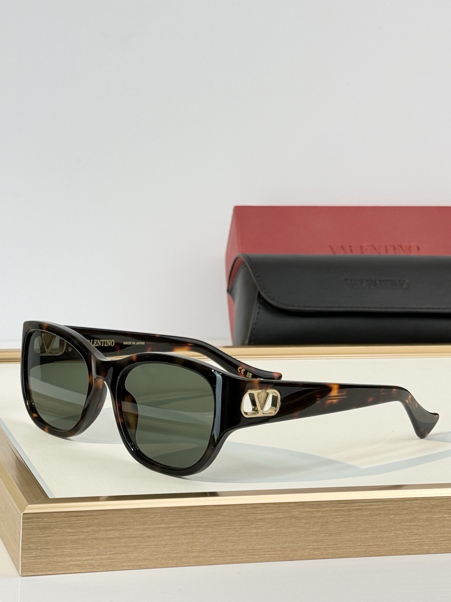 VALENTINO MODEL：VG0039SK SIZE：55口19-140 