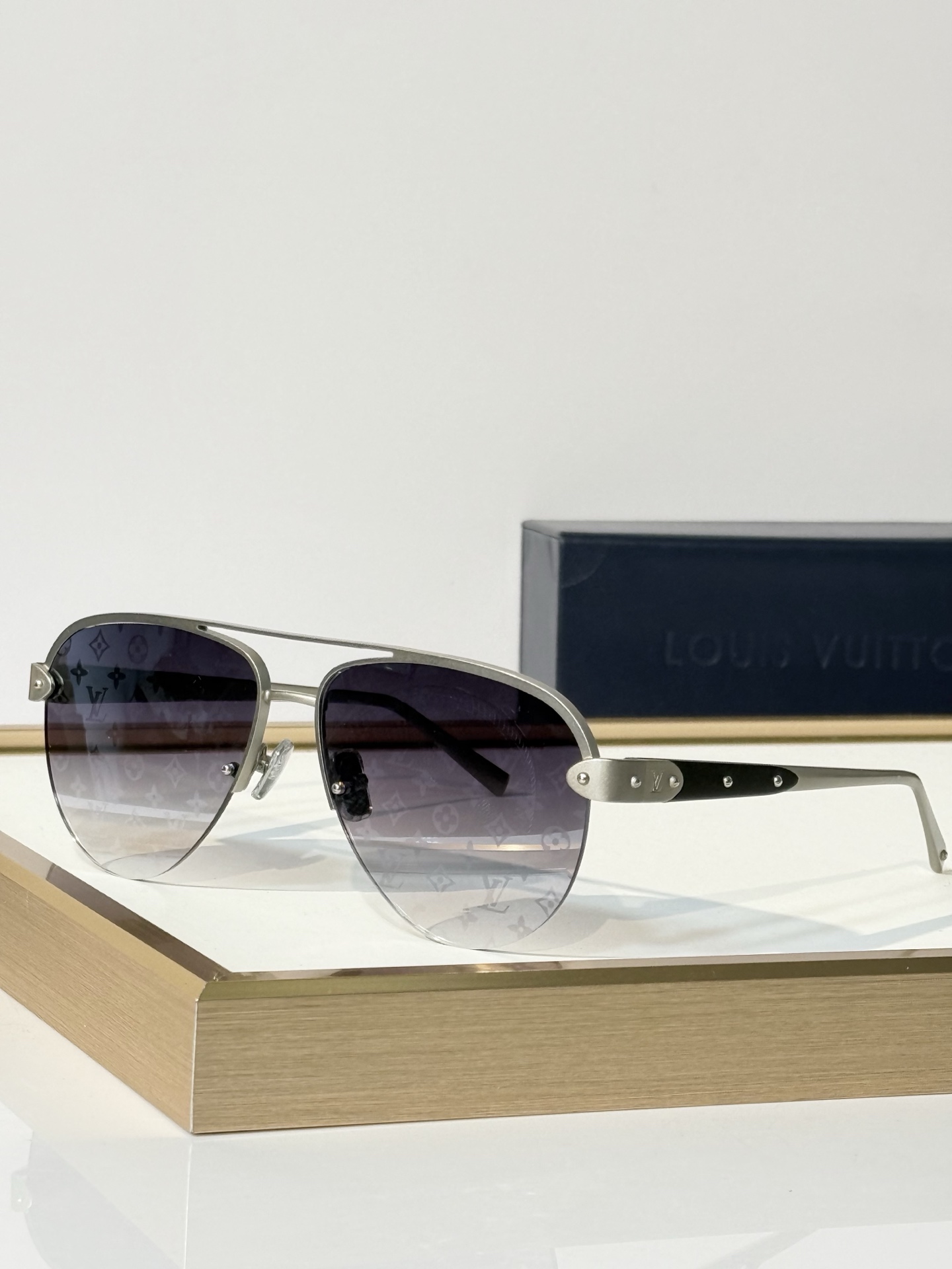 LOUIS VUITTO* MODEL：Z3240U SIZE：60口15-145 🆕 
