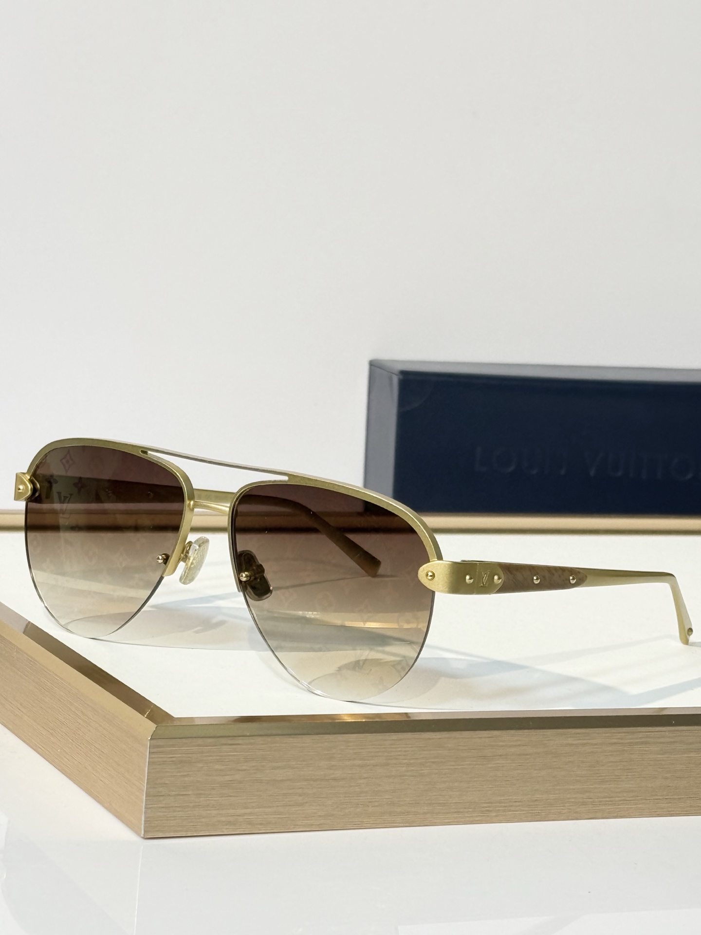 LOUIS VUITTO* MODEL：Z3240U SIZE：60口15-145 🆕 