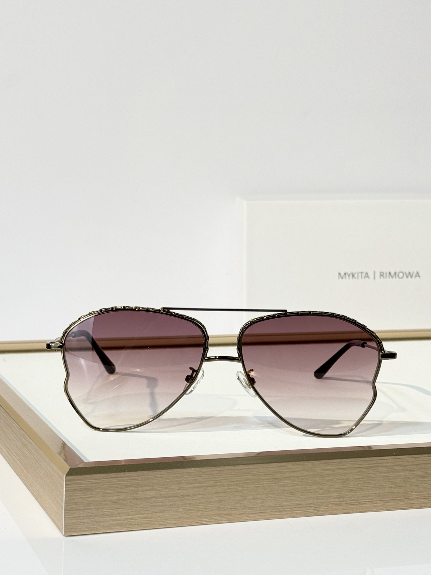 Linda Farro* MATTHEW WILLIAMSON 联名 Mod：MW272 🆕 