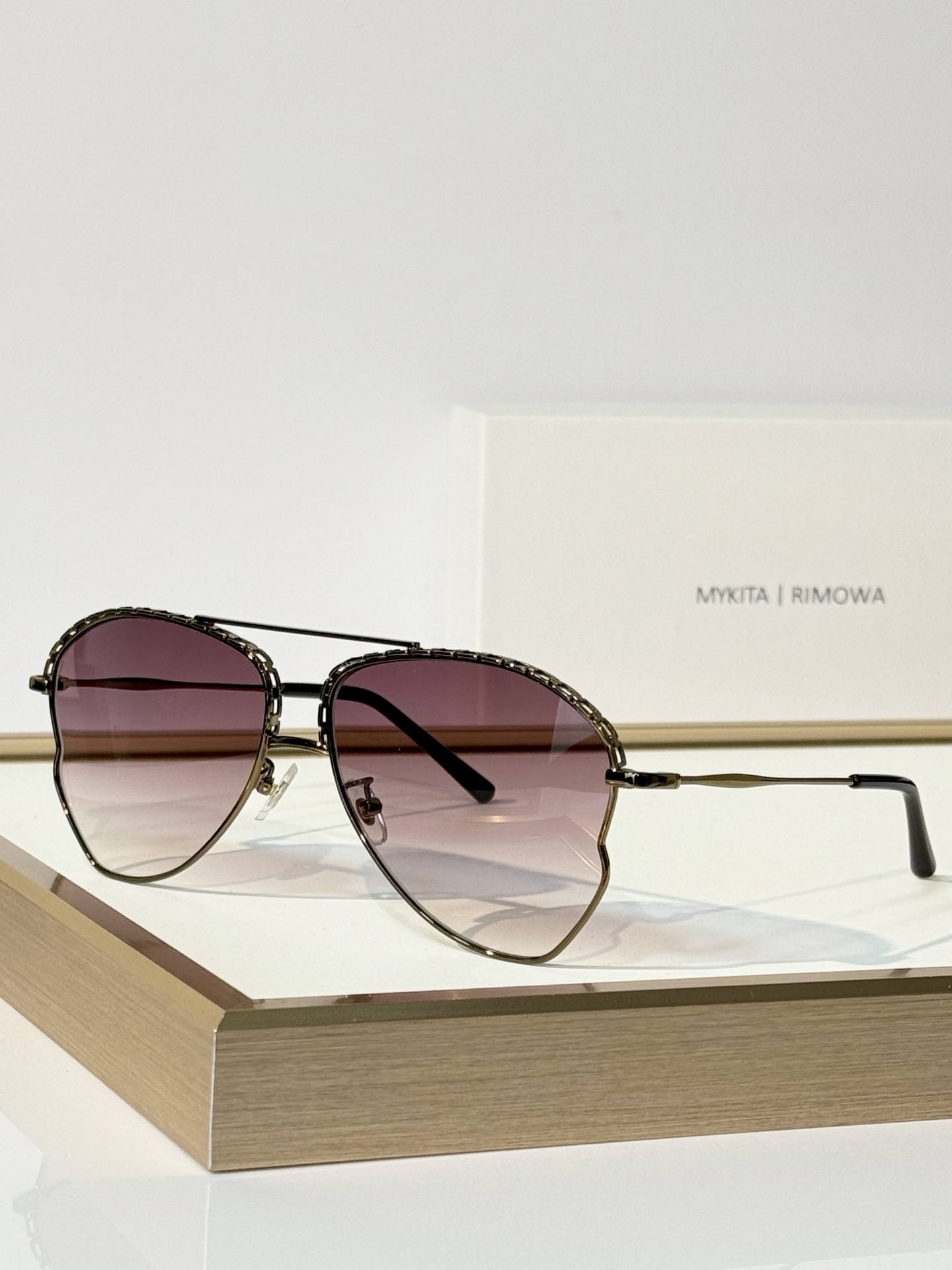 Linda Farro* MATTHEW WILLIAMSON 联名 Mod：MW272 🆕 