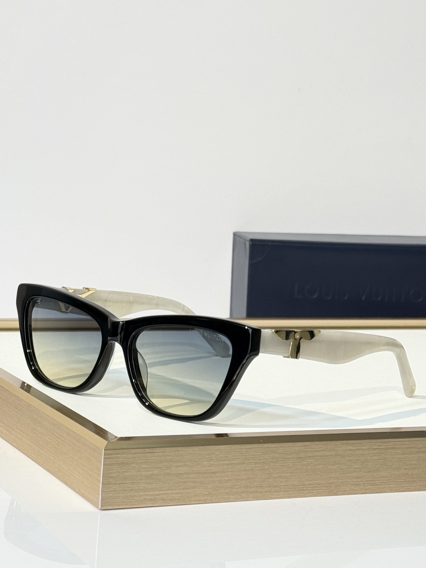 LOUIS VUITTO* MODEL：Z3447U SIZE：55口16-145 🆕 