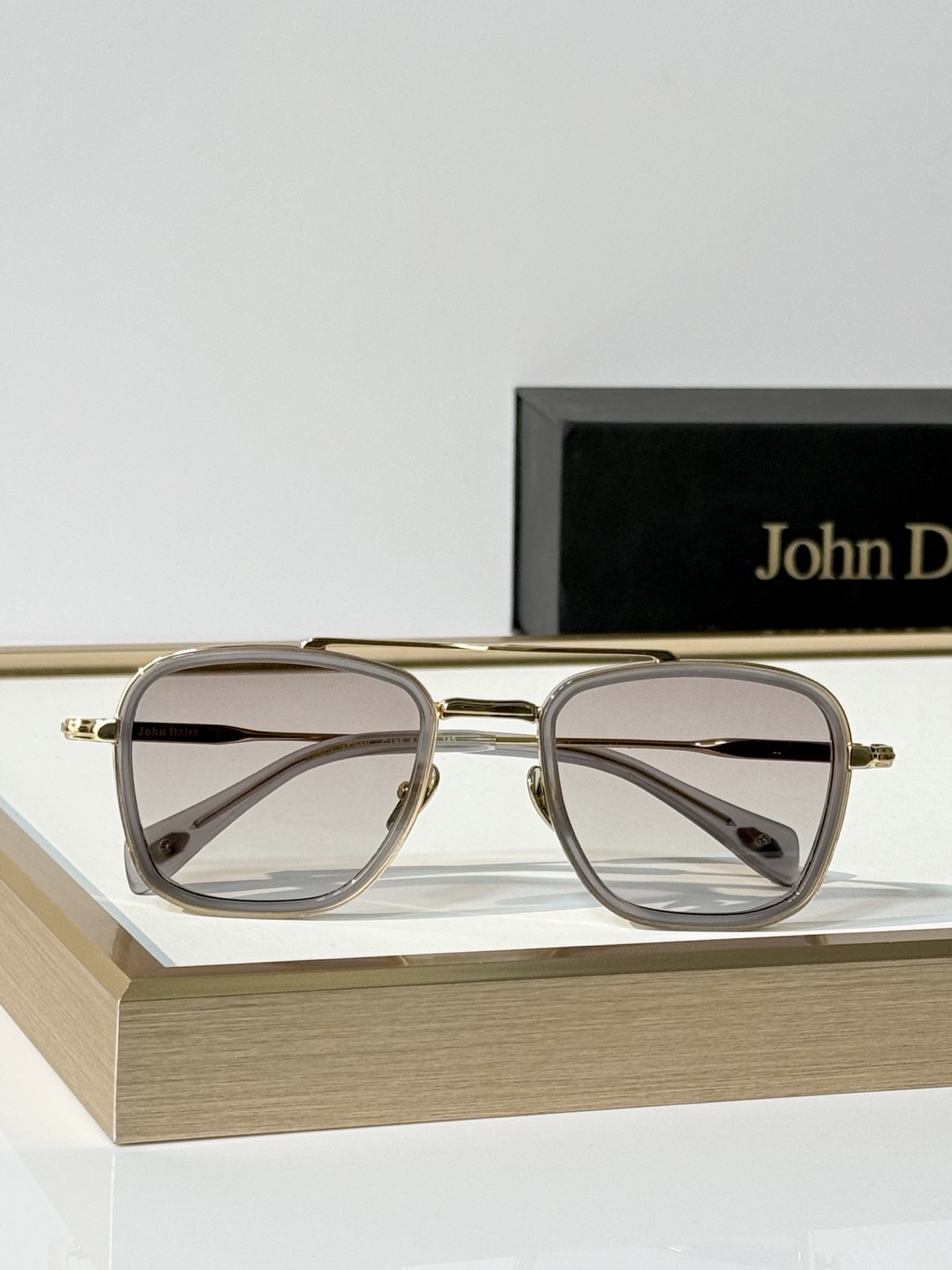 John Dalia Model：JOHNDALIAEWAN SIZE: 51口22-145 