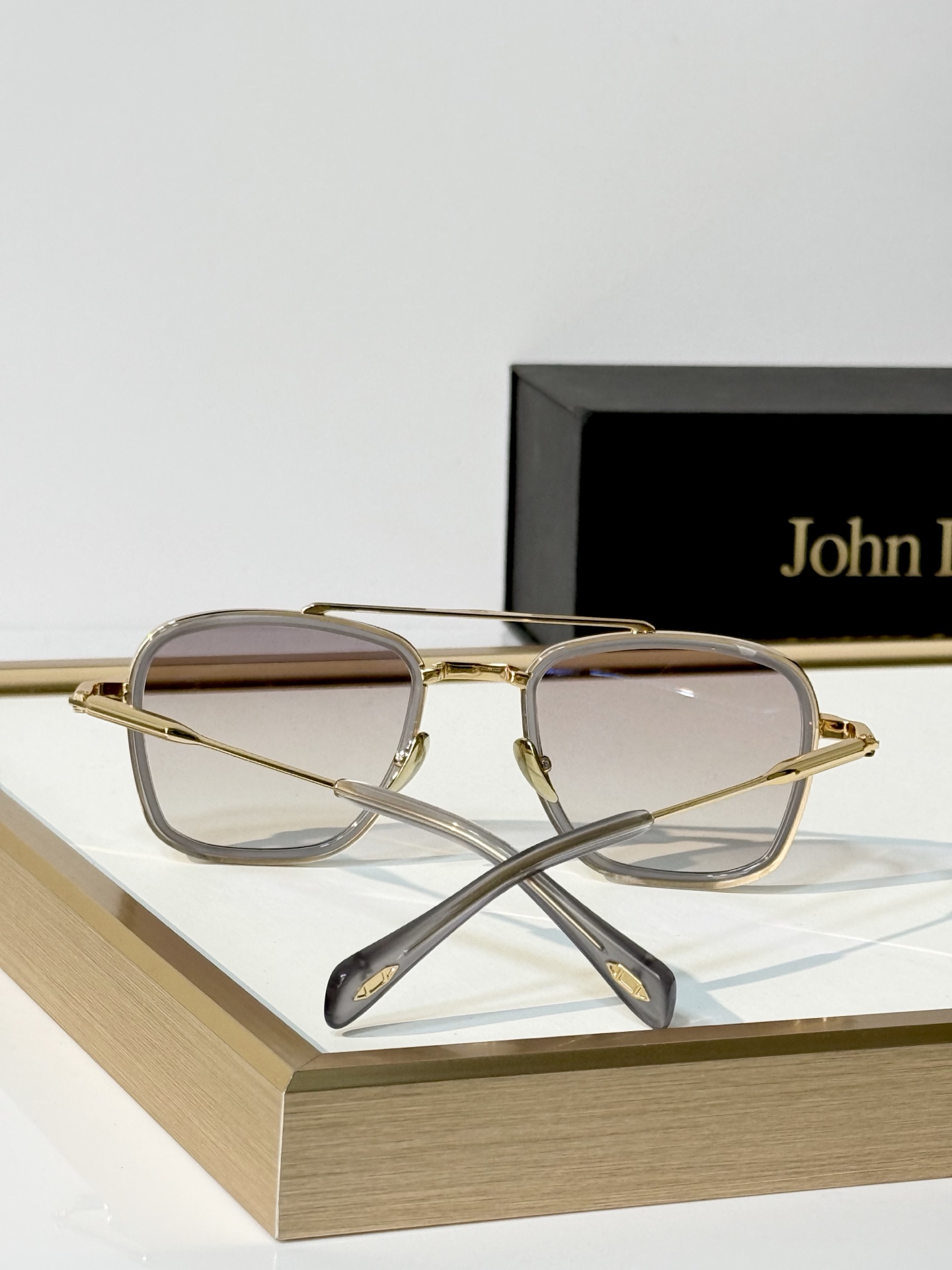 John Dalia Model：JOHNDALIAEWAN SIZE: 51口22-145 
