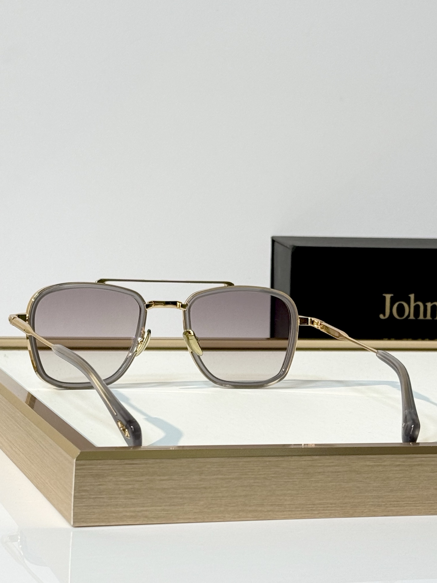John Dalia Model：JOHNDALIAEWAN SIZE: 51口22-145 
