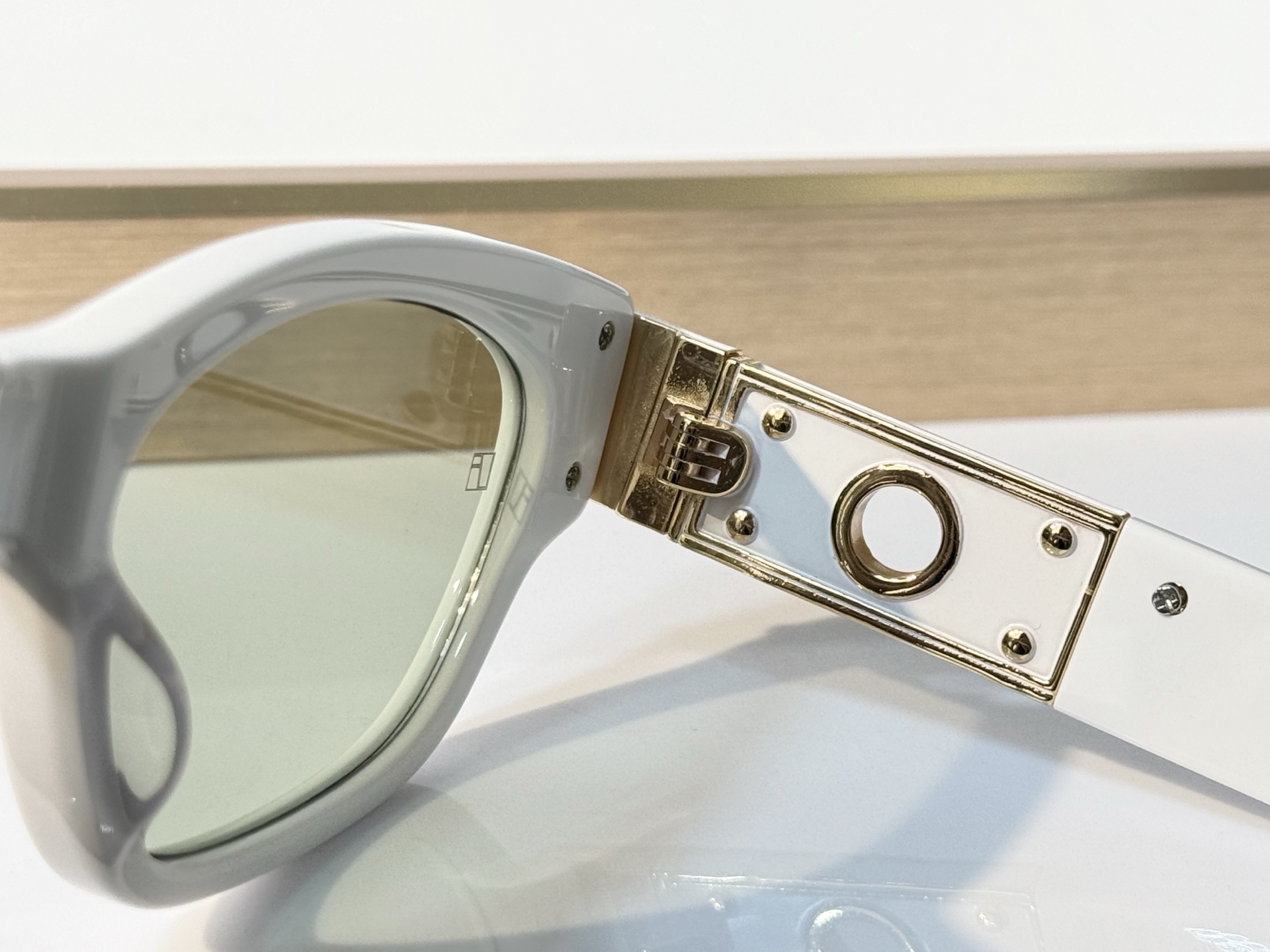 🆕  LINDA FARROW *  Model: LFT 1623 size:55口17-145 