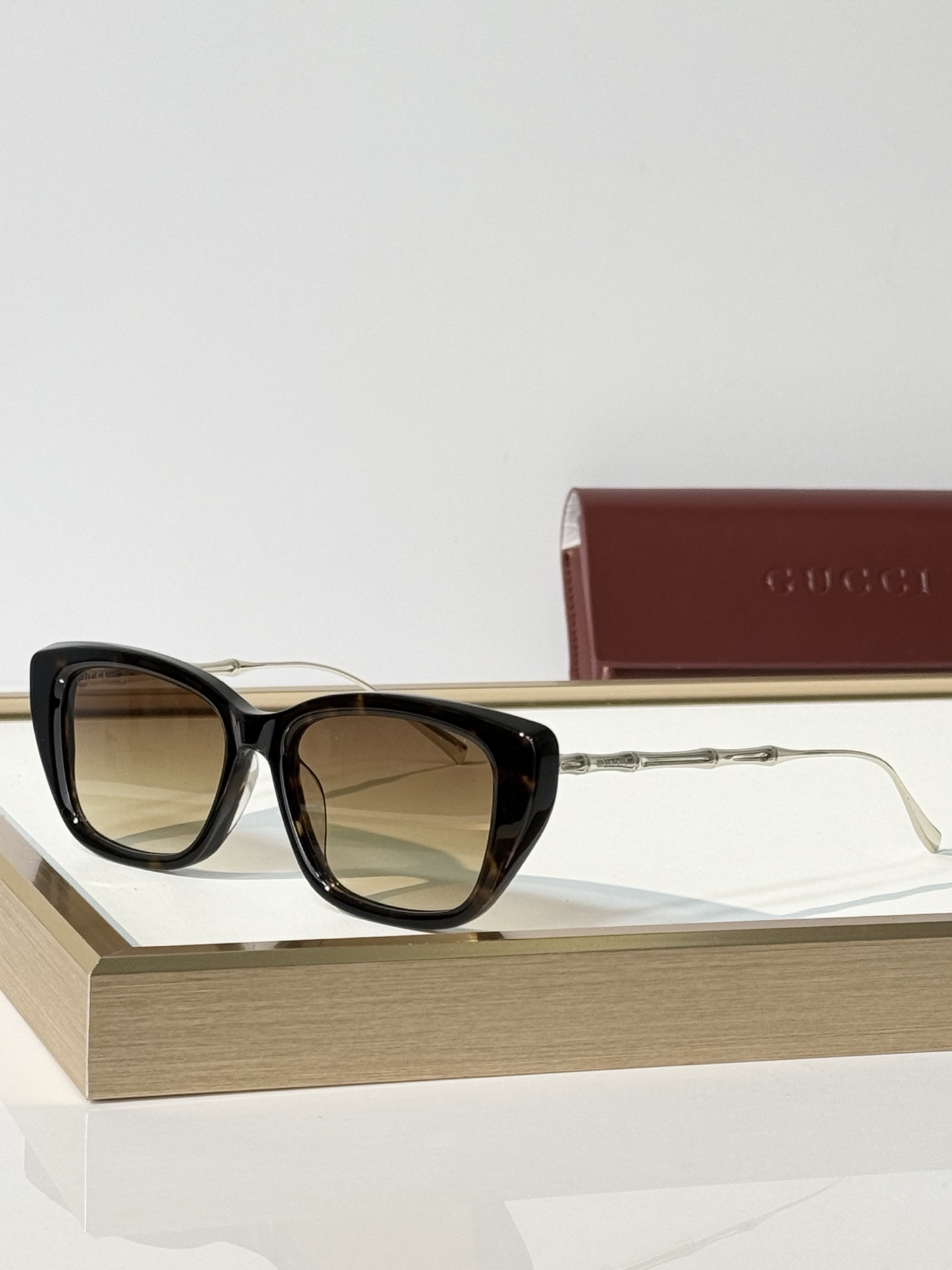 GUCCI* MODEL：GG2380S SIZE：53口16-145 