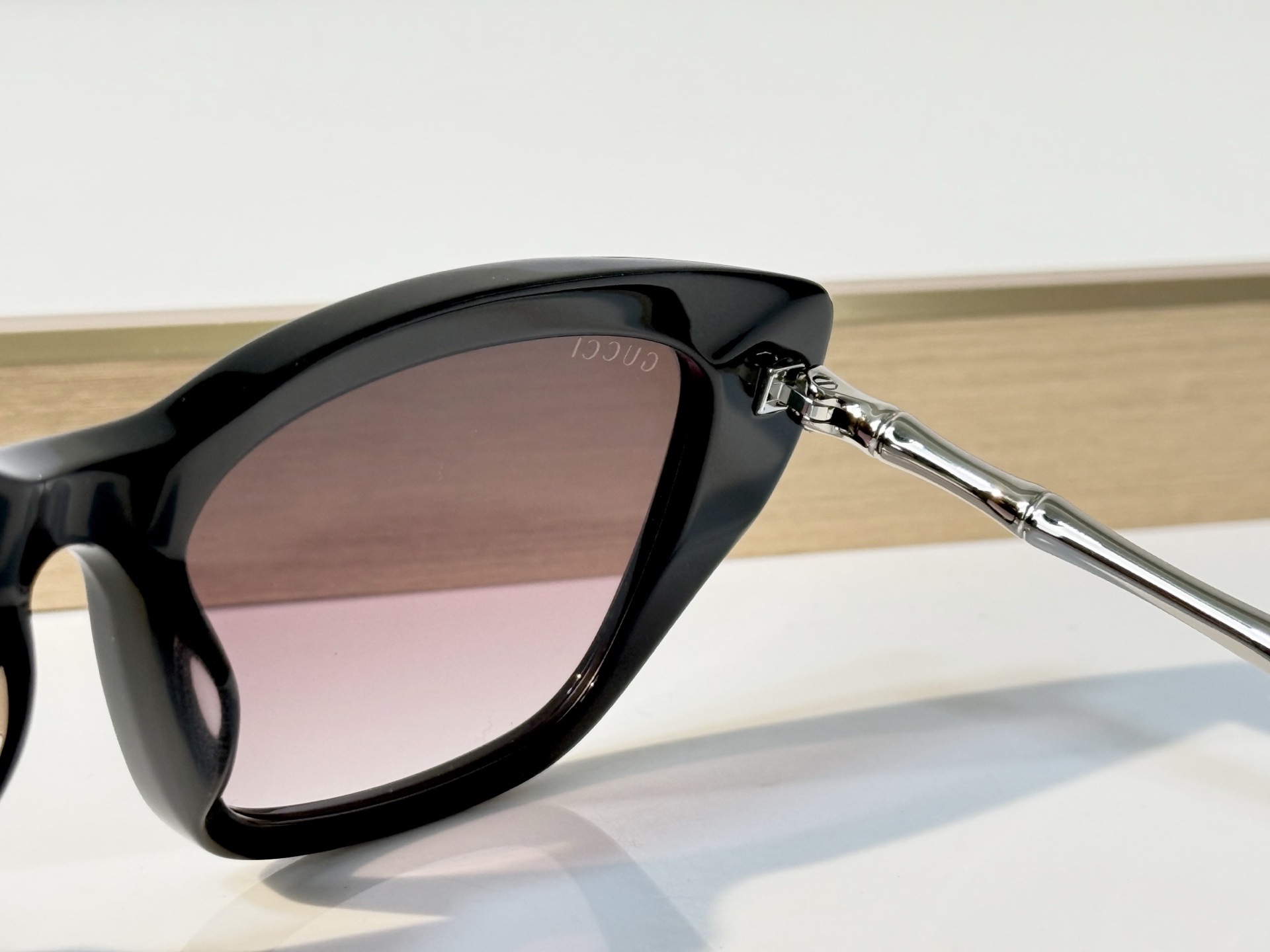 GUCCI* MODEL：GG2380S SIZE：53口16-145 