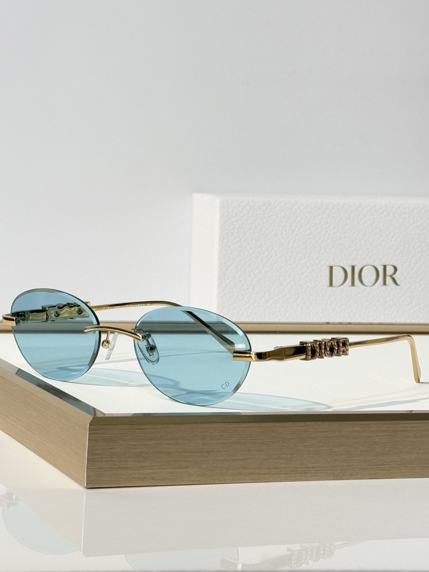 DIOR MODEL: DIORCAT2300M SIZE：57口19-145 