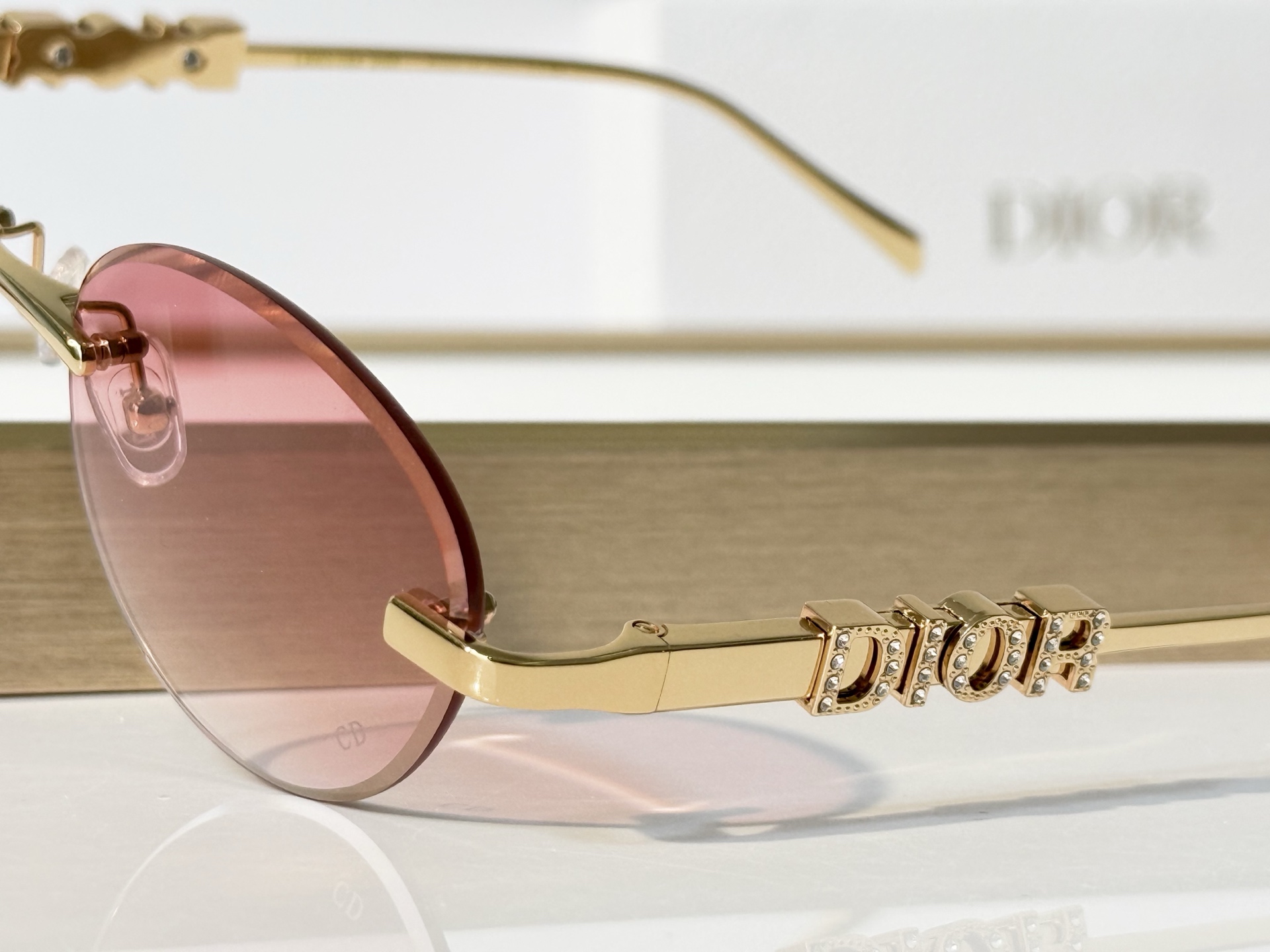 DIOR MODEL: DIORCAT2300M SIZE：57口19-145