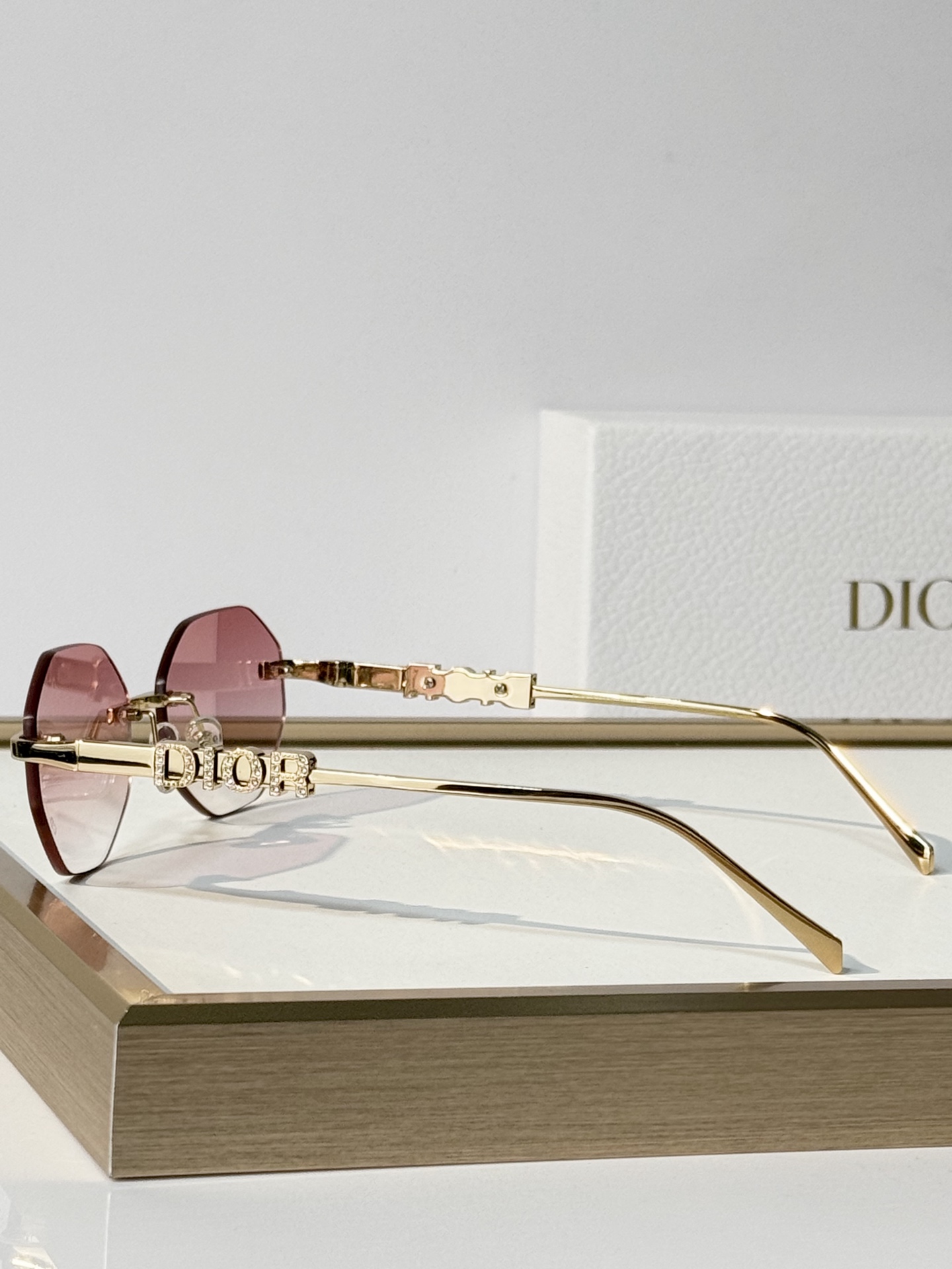DIOR MODEL: DIORCAT2301M SIZE：57口19-145