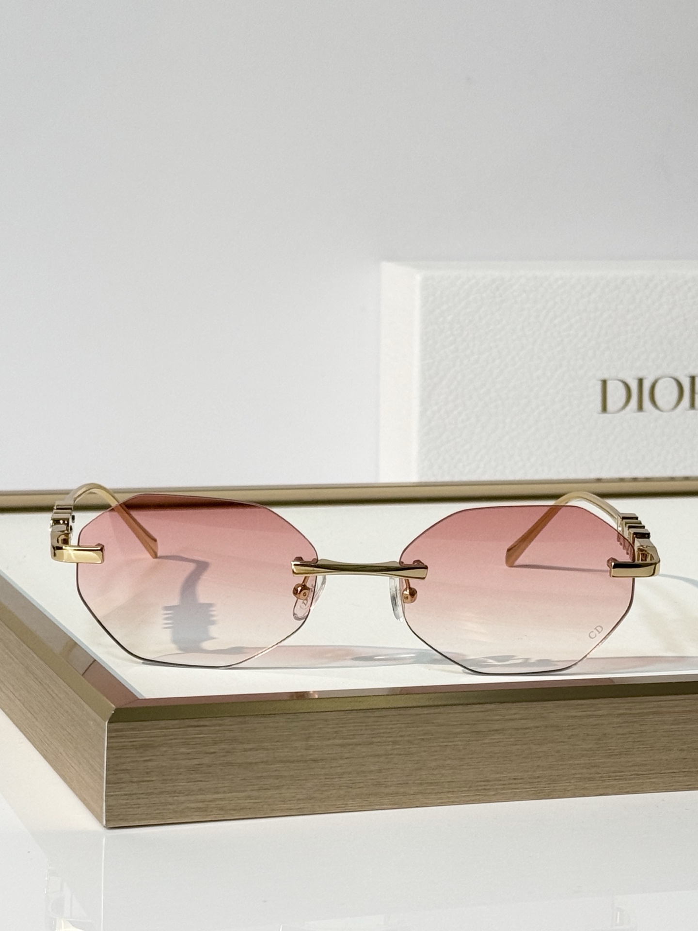 DIOR MODEL: DIORCAT2301M SIZE：57口19-145