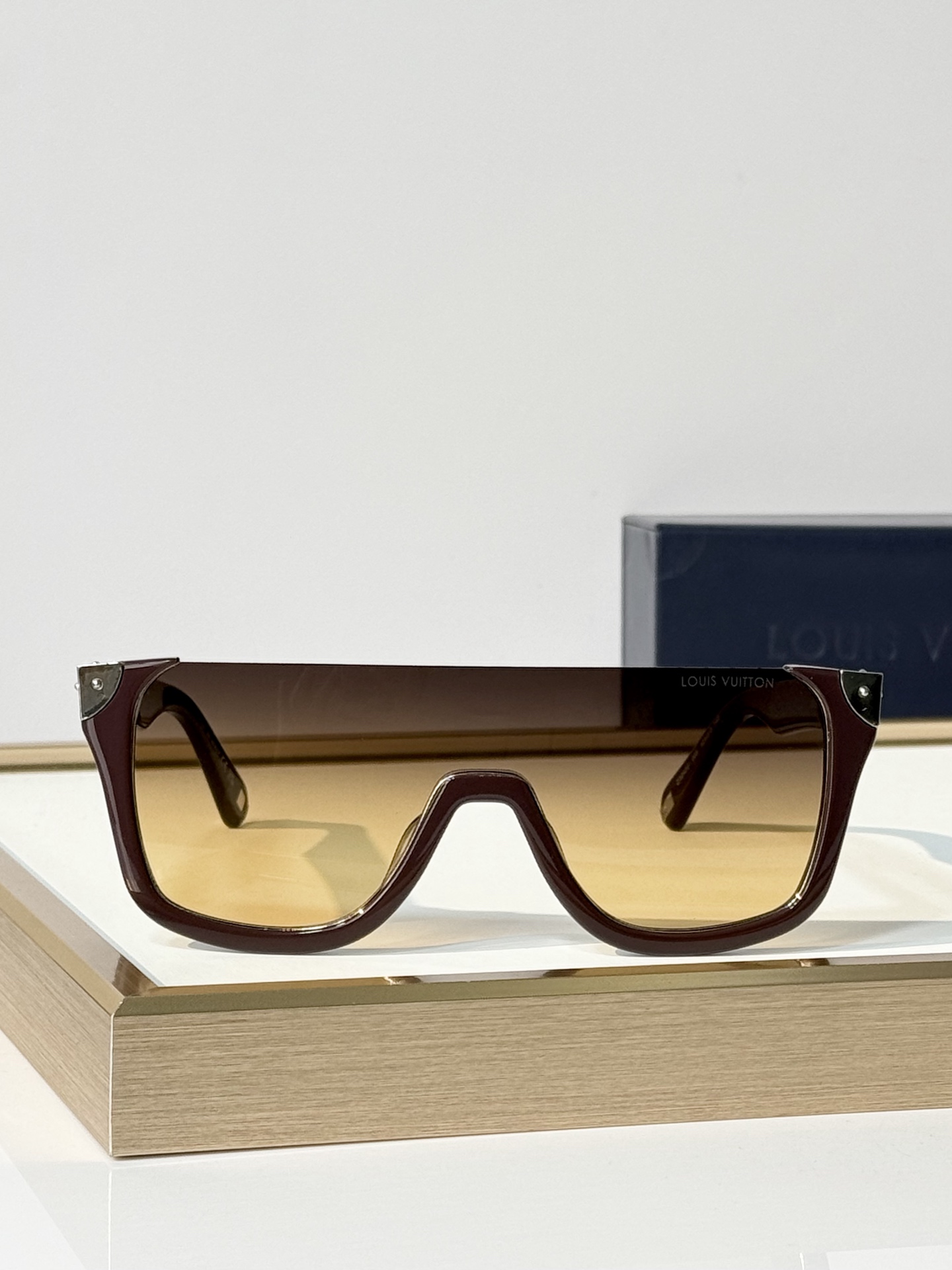 LOUIS VUITTO* MODEL：Z3242U SIZE：125口0-145 