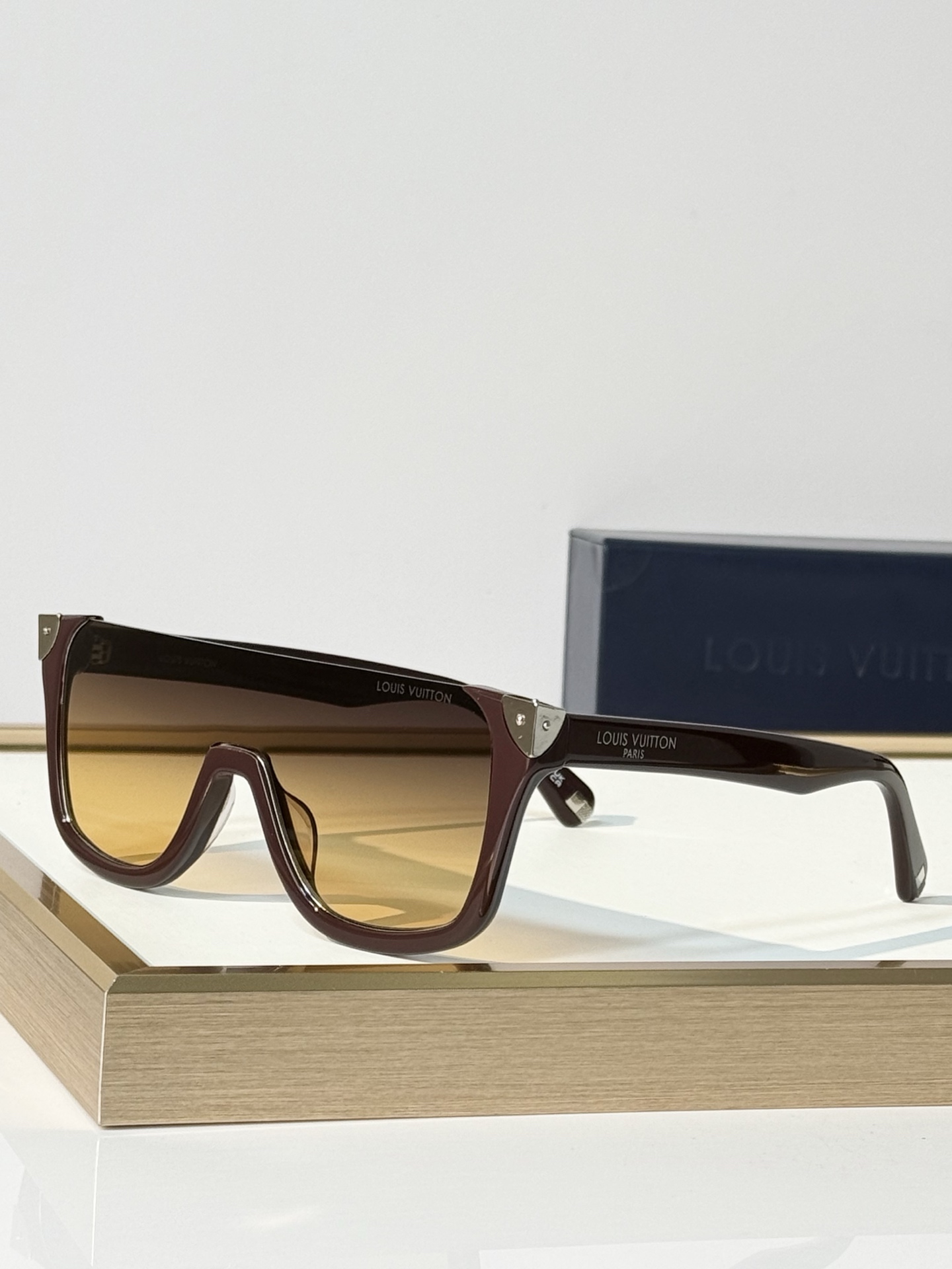 LOUIS VUITTO* MODEL：Z3242U SIZE：125口0-145 