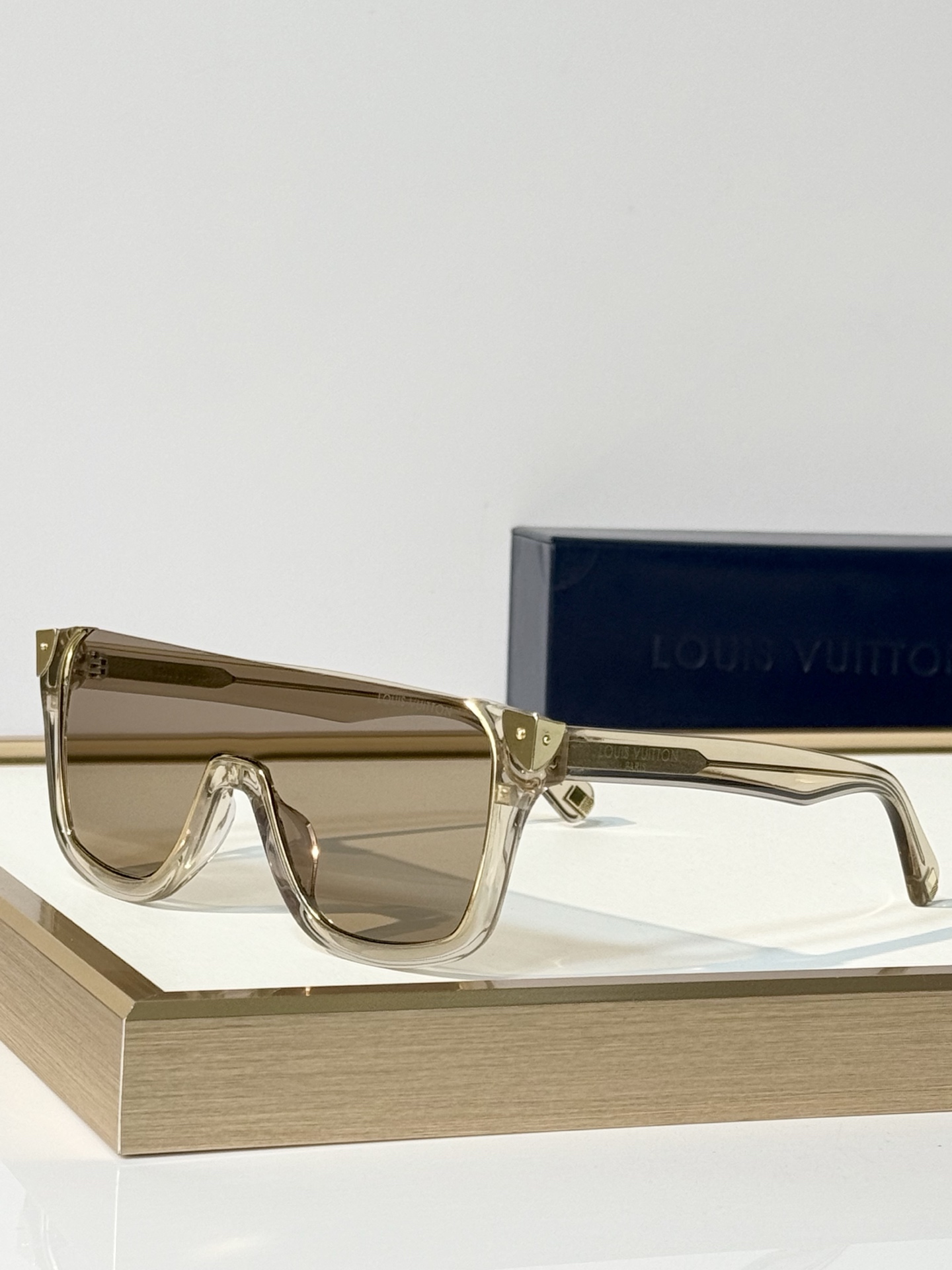 LOUIS VUITTO* MODEL：Z3242U SIZE：125口0-145 