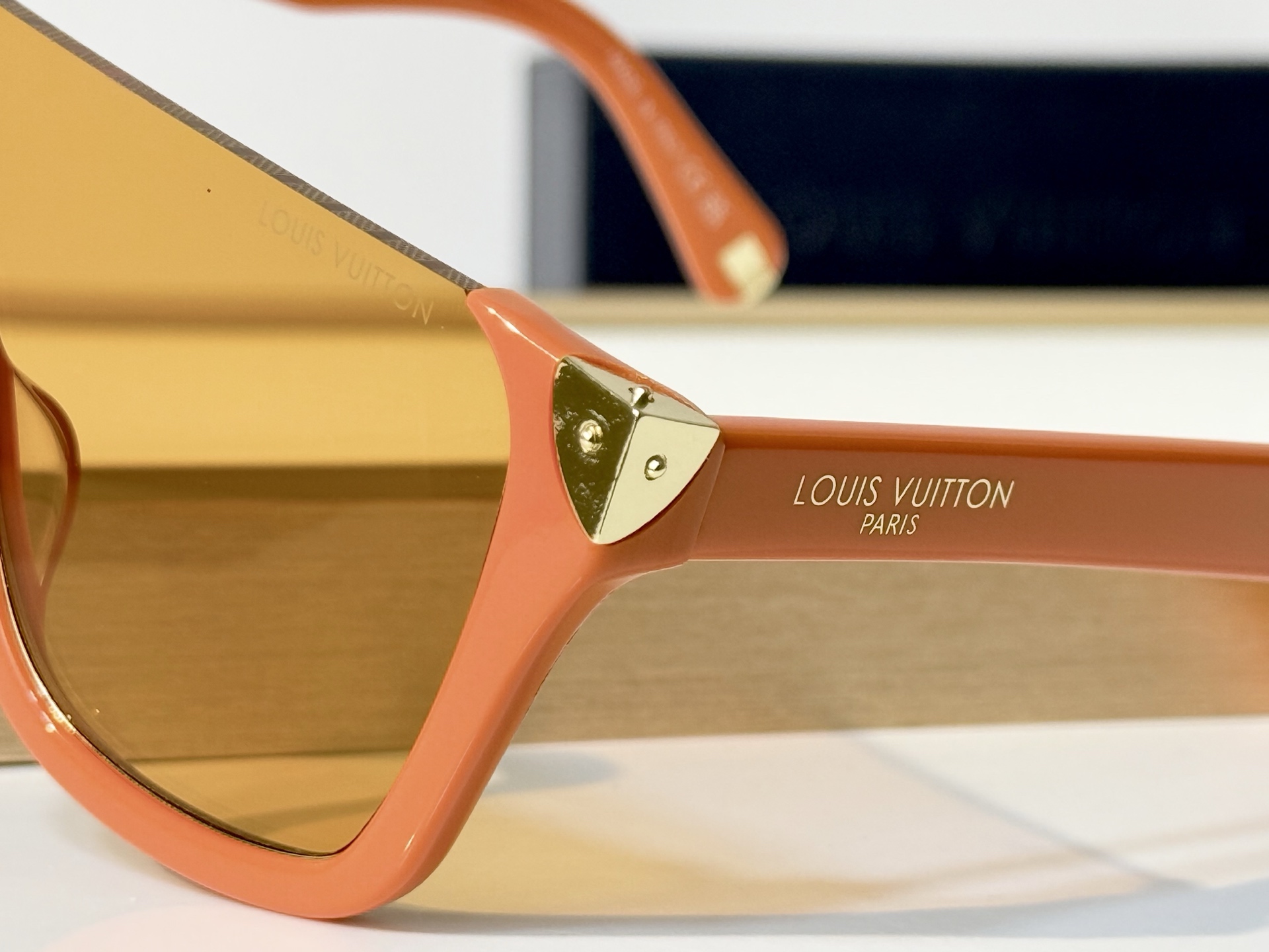 LOUIS VUITTO* MODEL：Z3242U SIZE：125口0-145