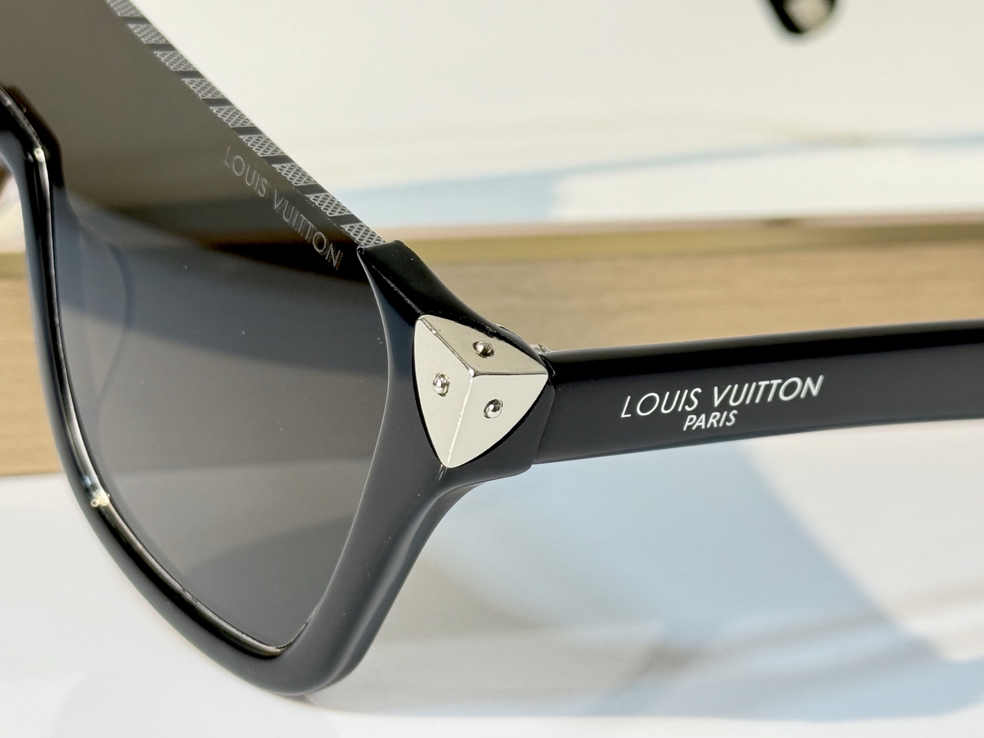 LOUIS VUITTO* MODEL：Z3242U SIZE：125口0-145