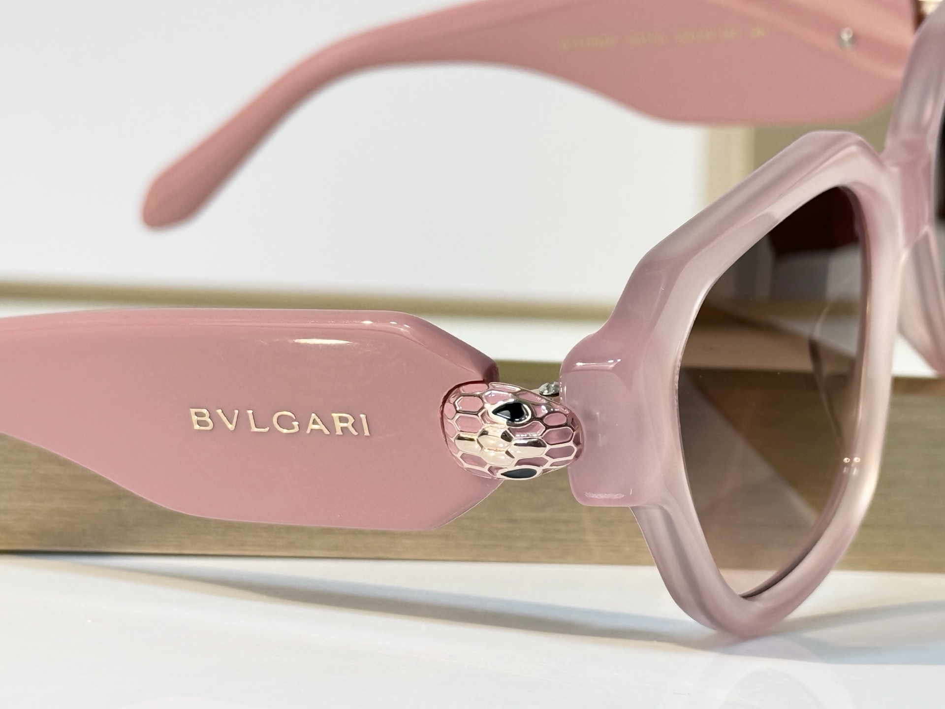 BVLGAR* MODEL：BV7100KB SIZE：52口19-145