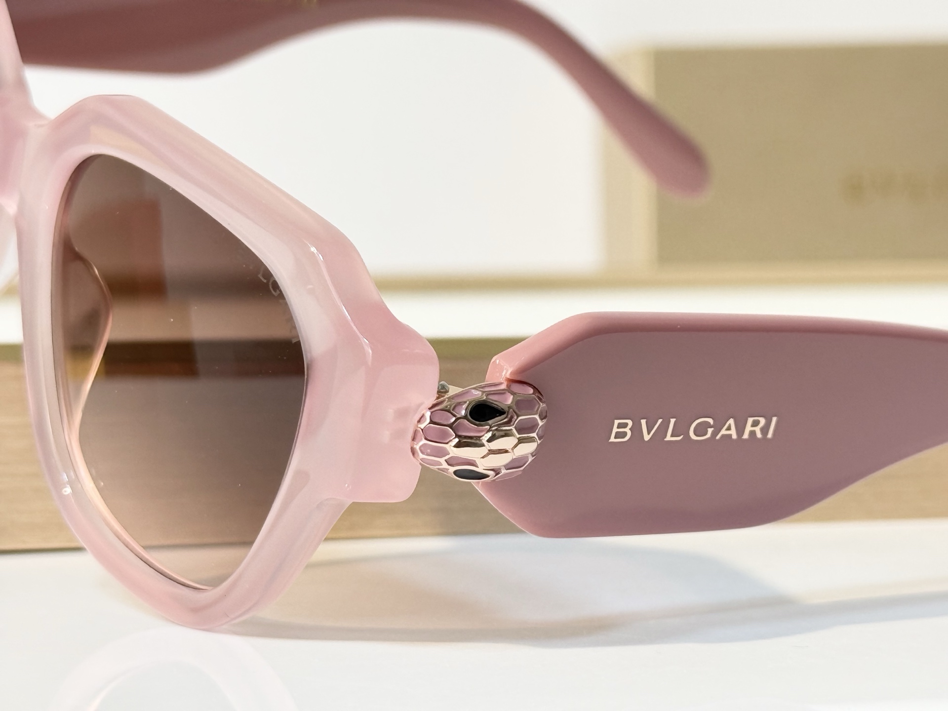 BVLGAR* MODEL：BV7100KB SIZE：52口19-145