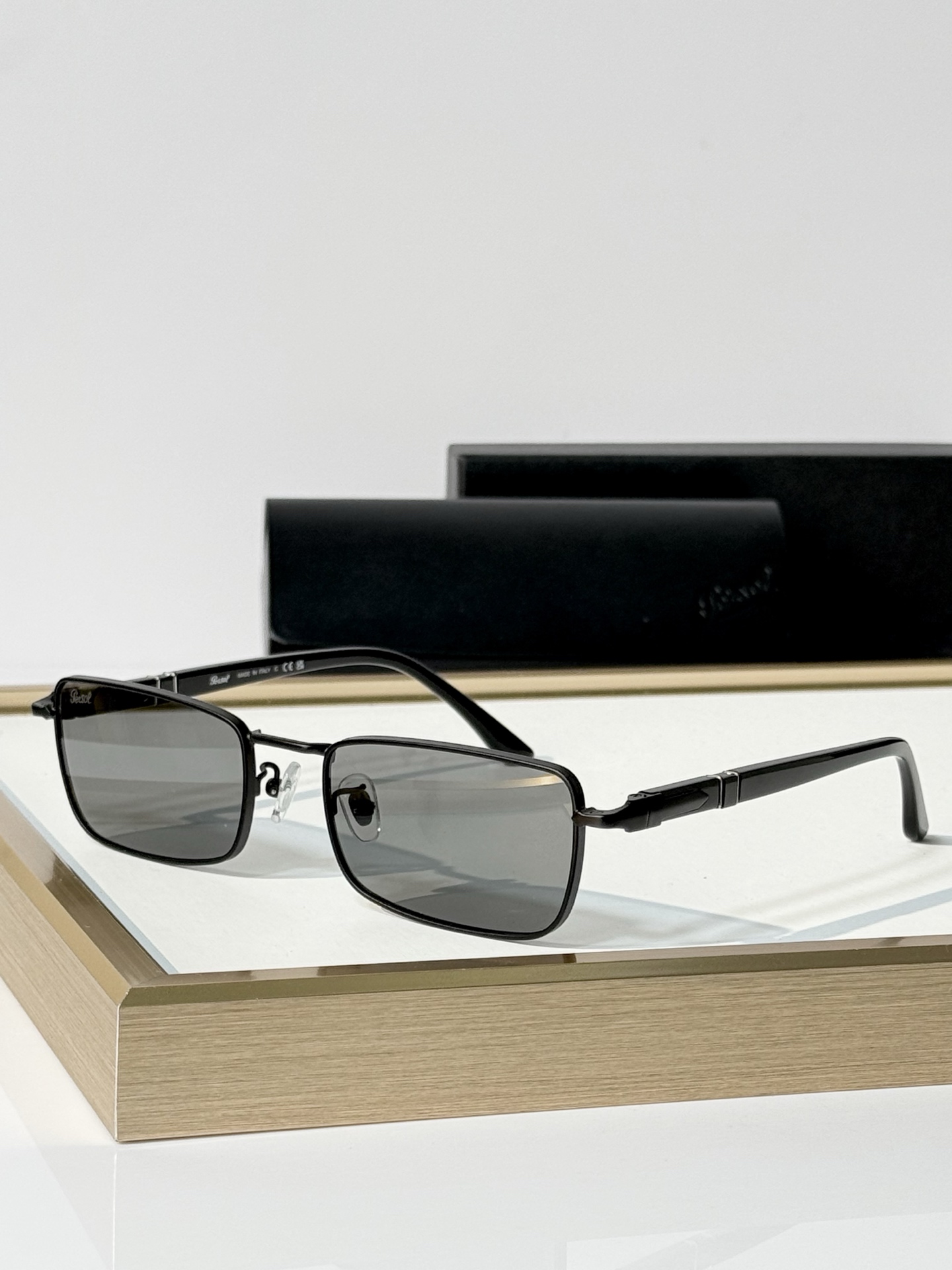 Persol Mod ：1025-S Size ：57口22-145 
