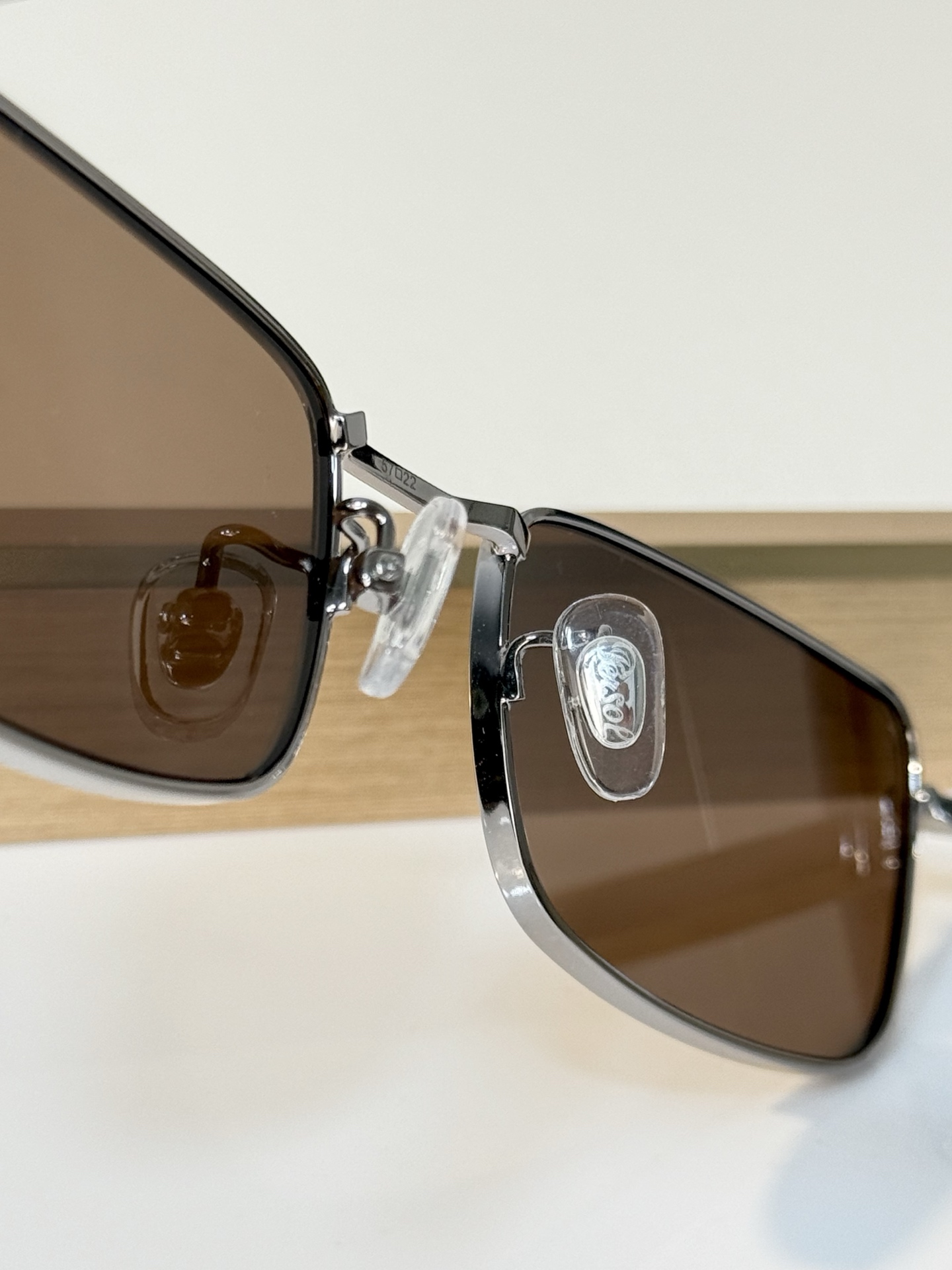 Persol Mod ：1025-S Size ：57口22-145