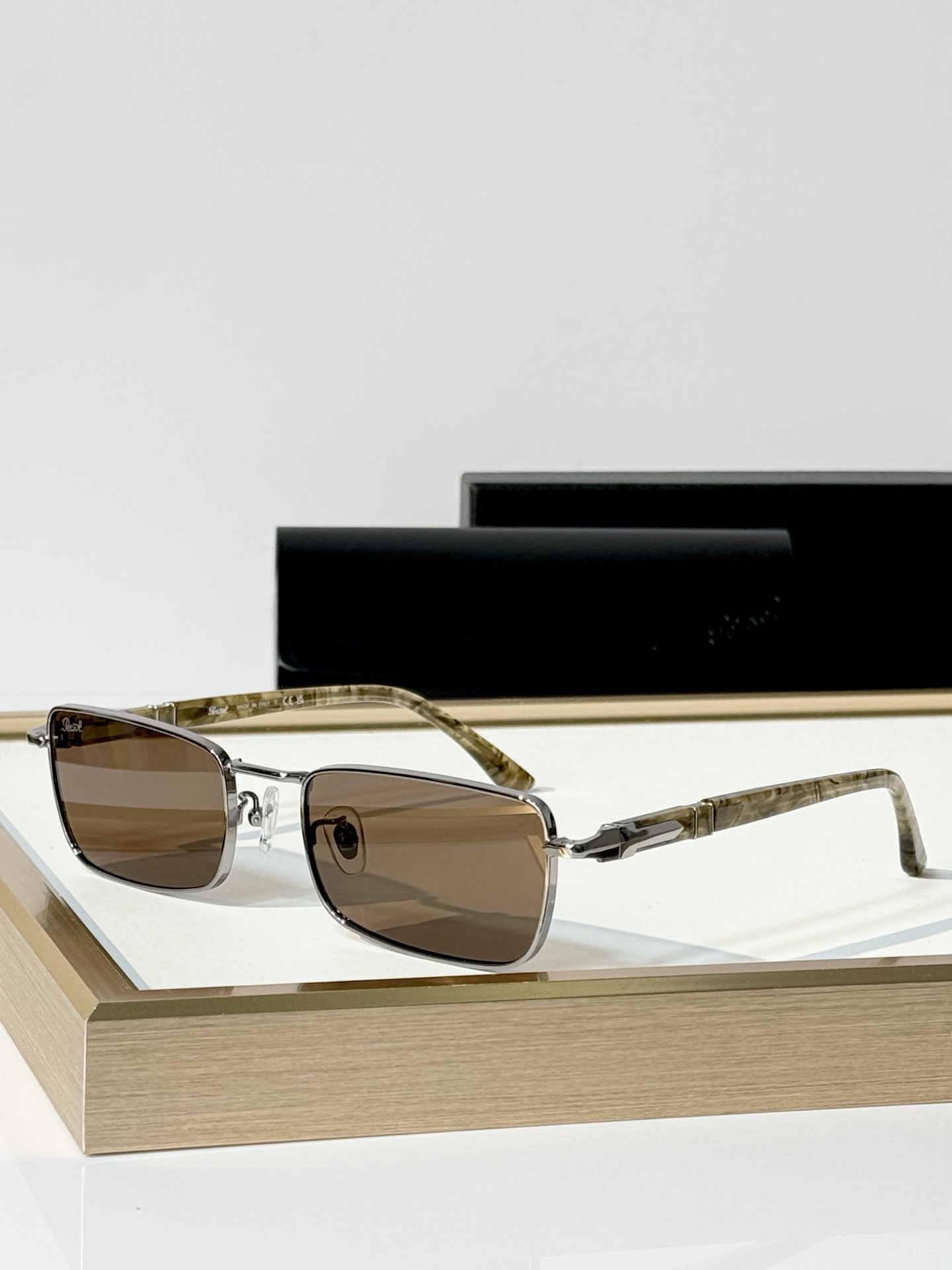 Persol Mod ：1025-S Size ：57口22-145