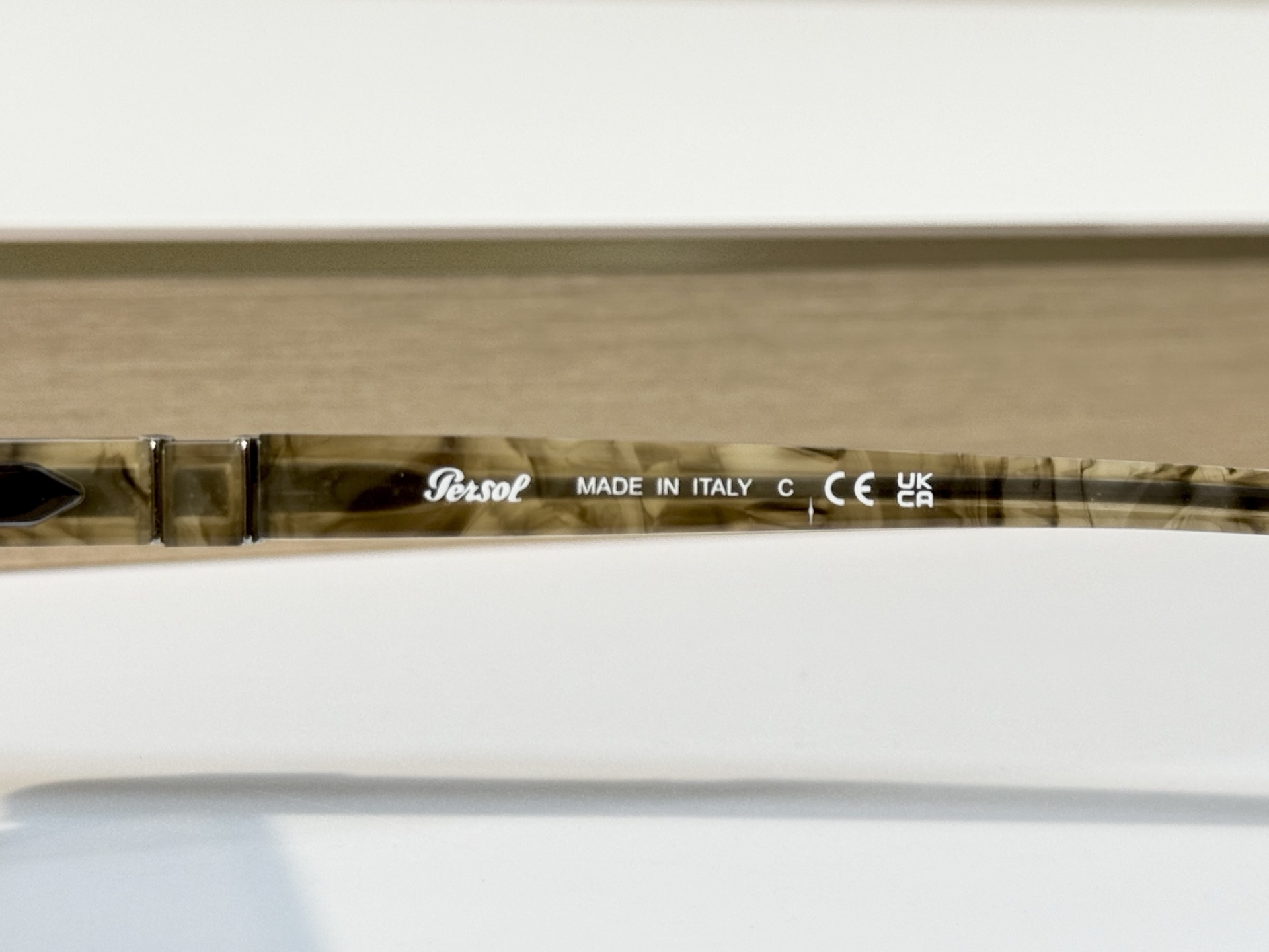 Persol Mod ：1025-S Size ：57口22-145