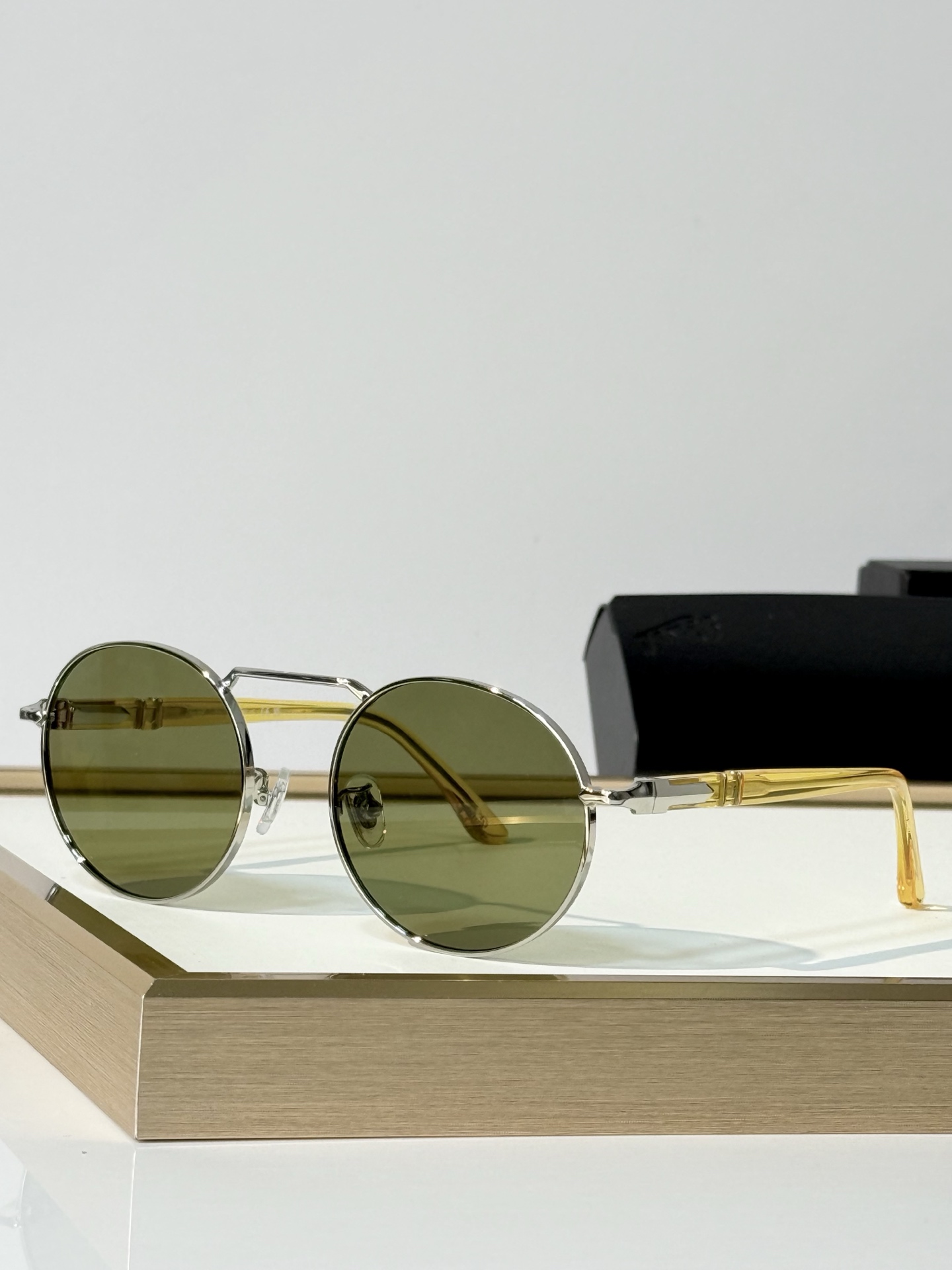 Persol MODEL：1019-S SIZE：53口20-145 