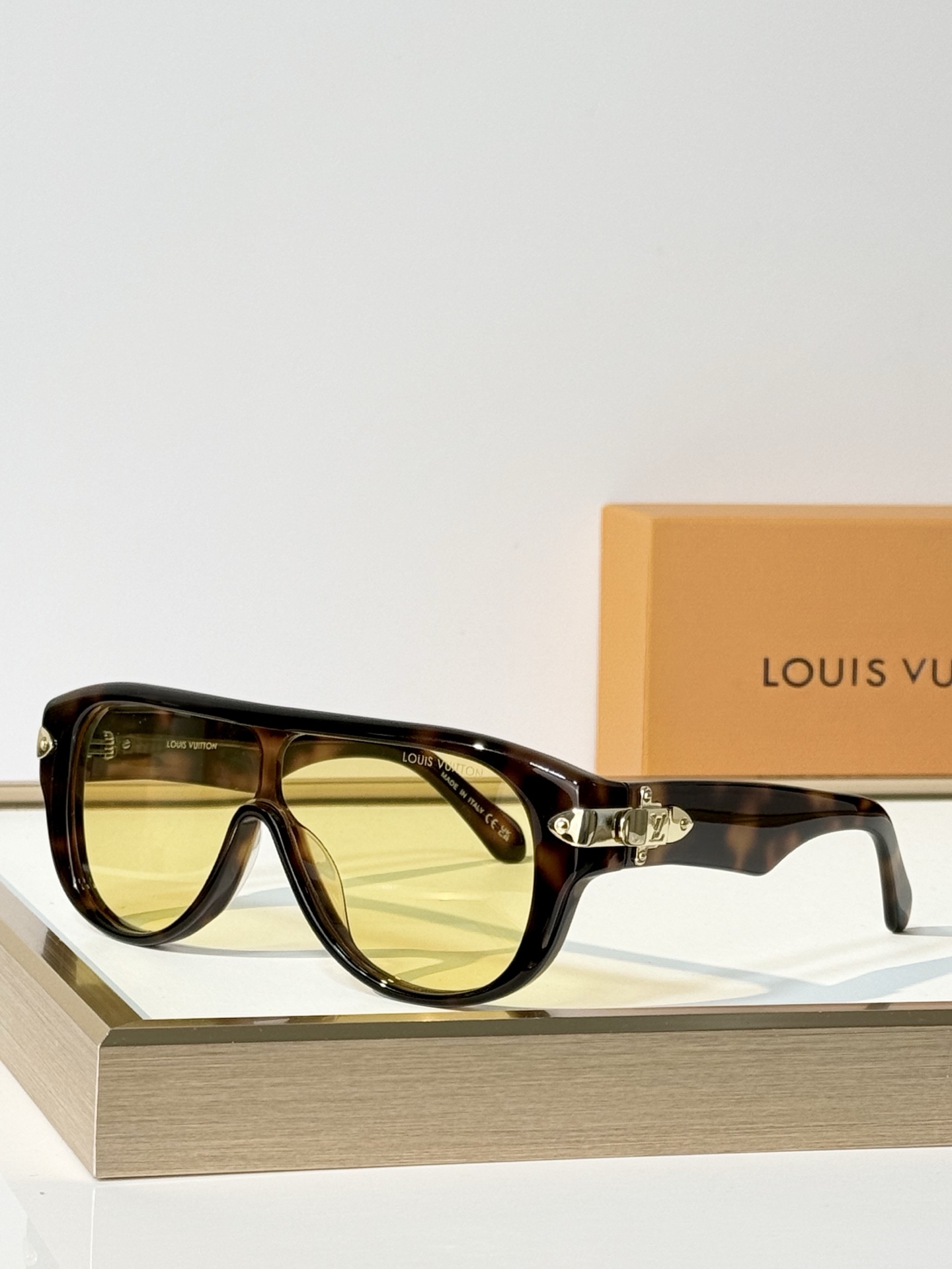LOUIS VUITTON Mod:Z3516U Size:125口0-140 
