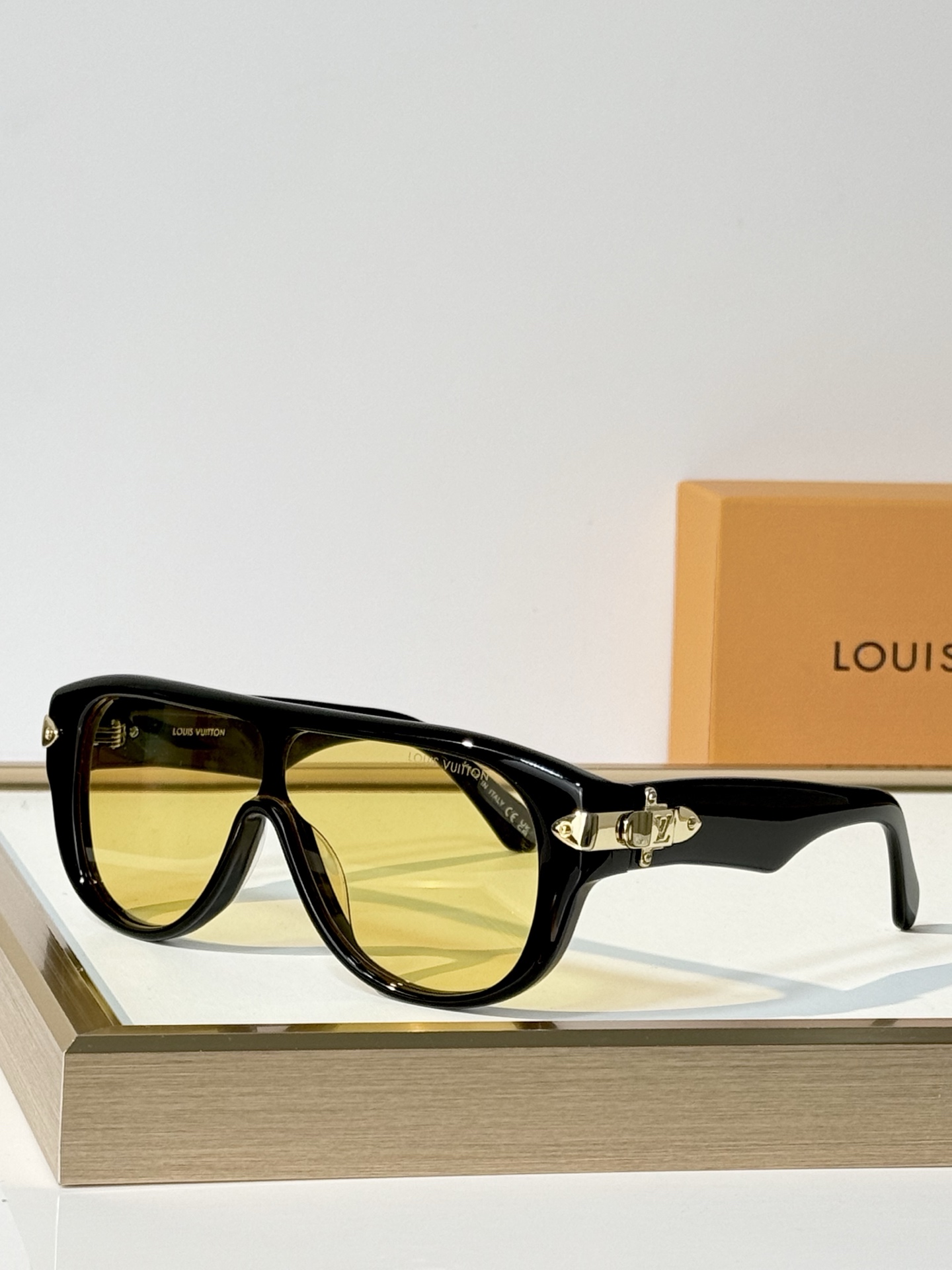 LOUIS VUITTON Mod:Z3516U Size:125口0-140 