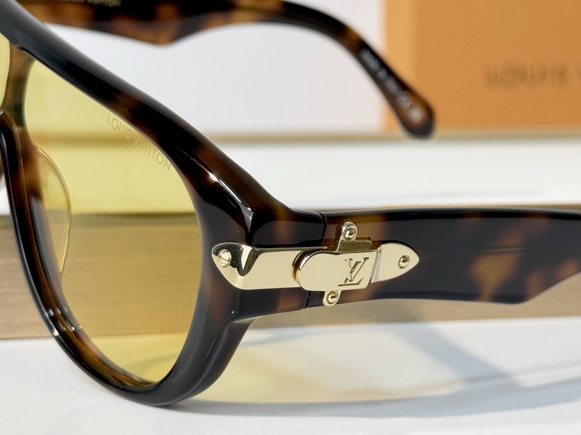 LOUIS VUITTON Mod:Z3516U Size:125口0-140