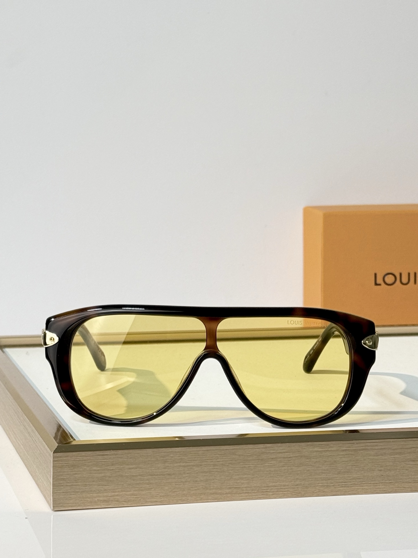 LOUIS VUITTON Mod:Z3516U Size:125口0-140