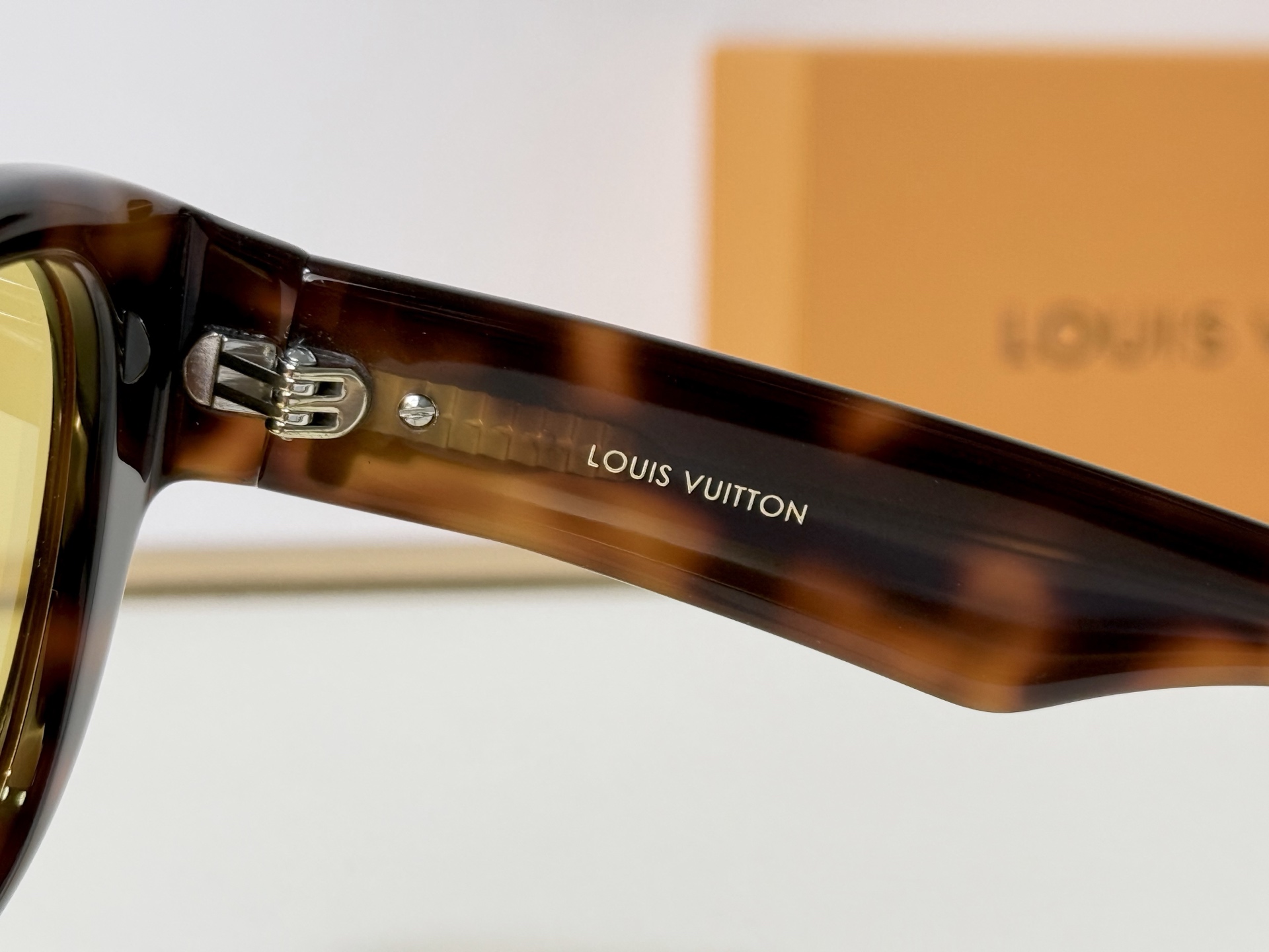 LOUIS VUITTON Mod:Z3516U Size:125口0-140