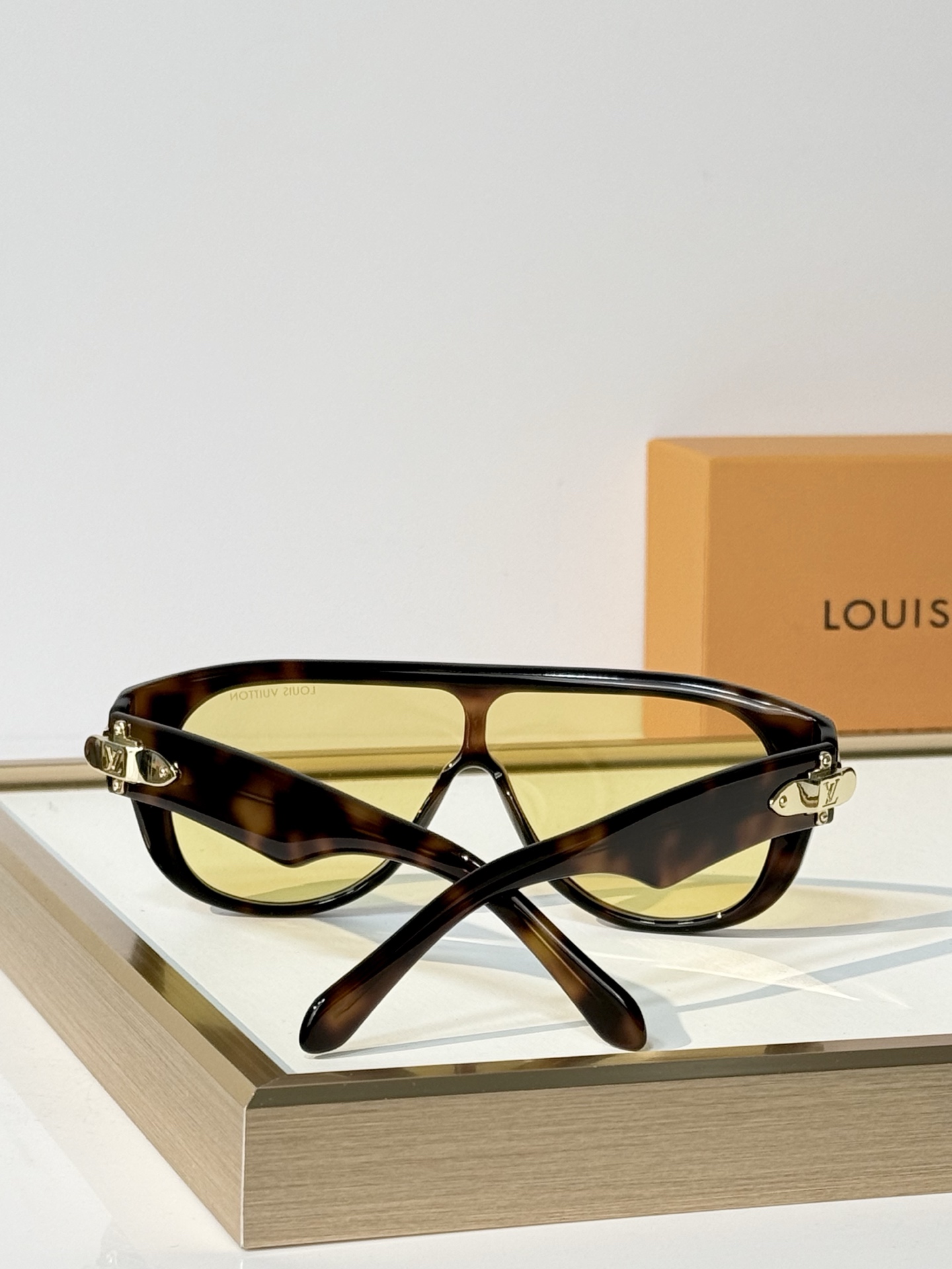 LOUIS VUITTON Mod:Z3516U Size:125口0-140