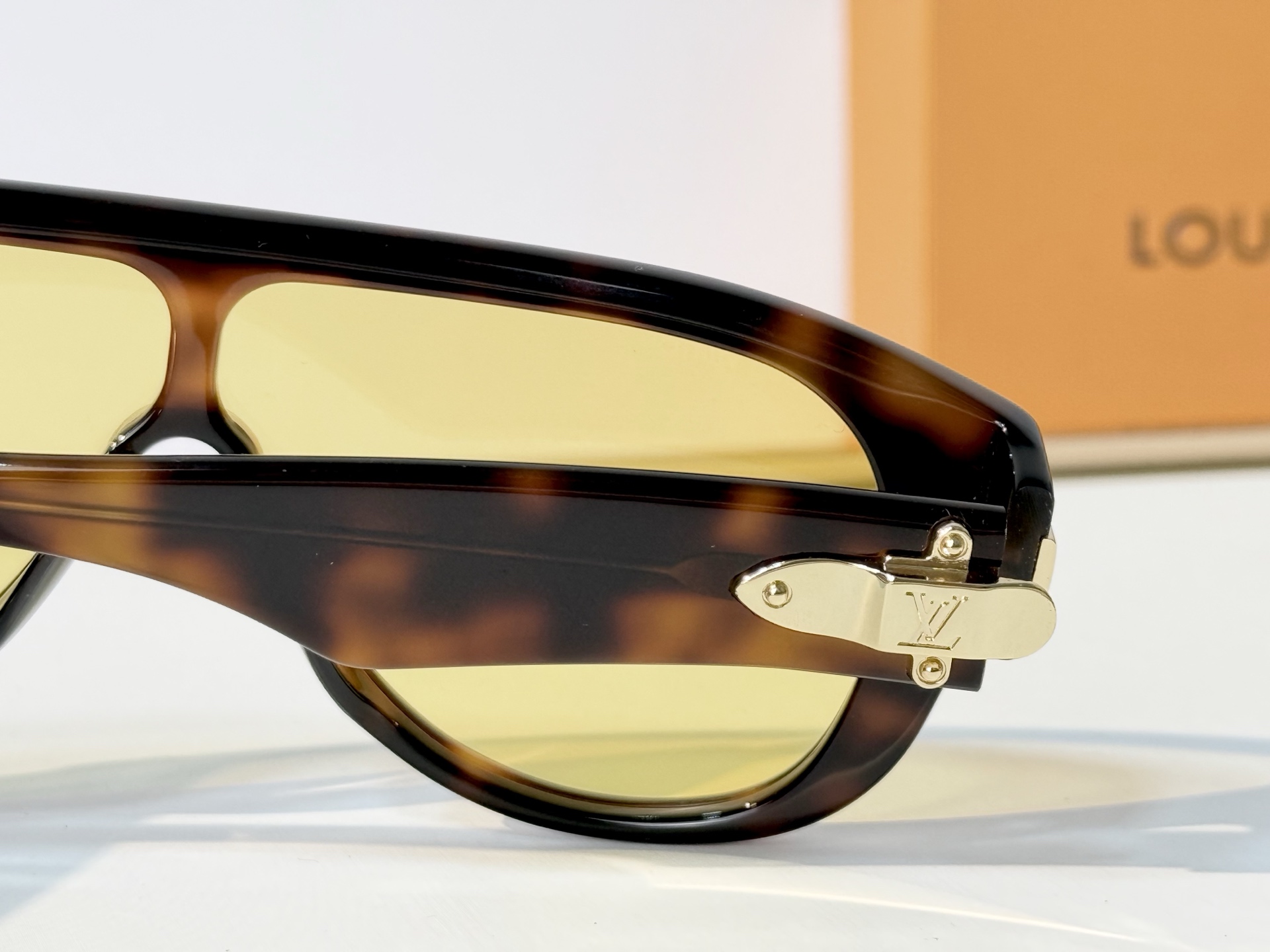 LOUIS VUITTON Mod:Z3516U Size:125口0-140