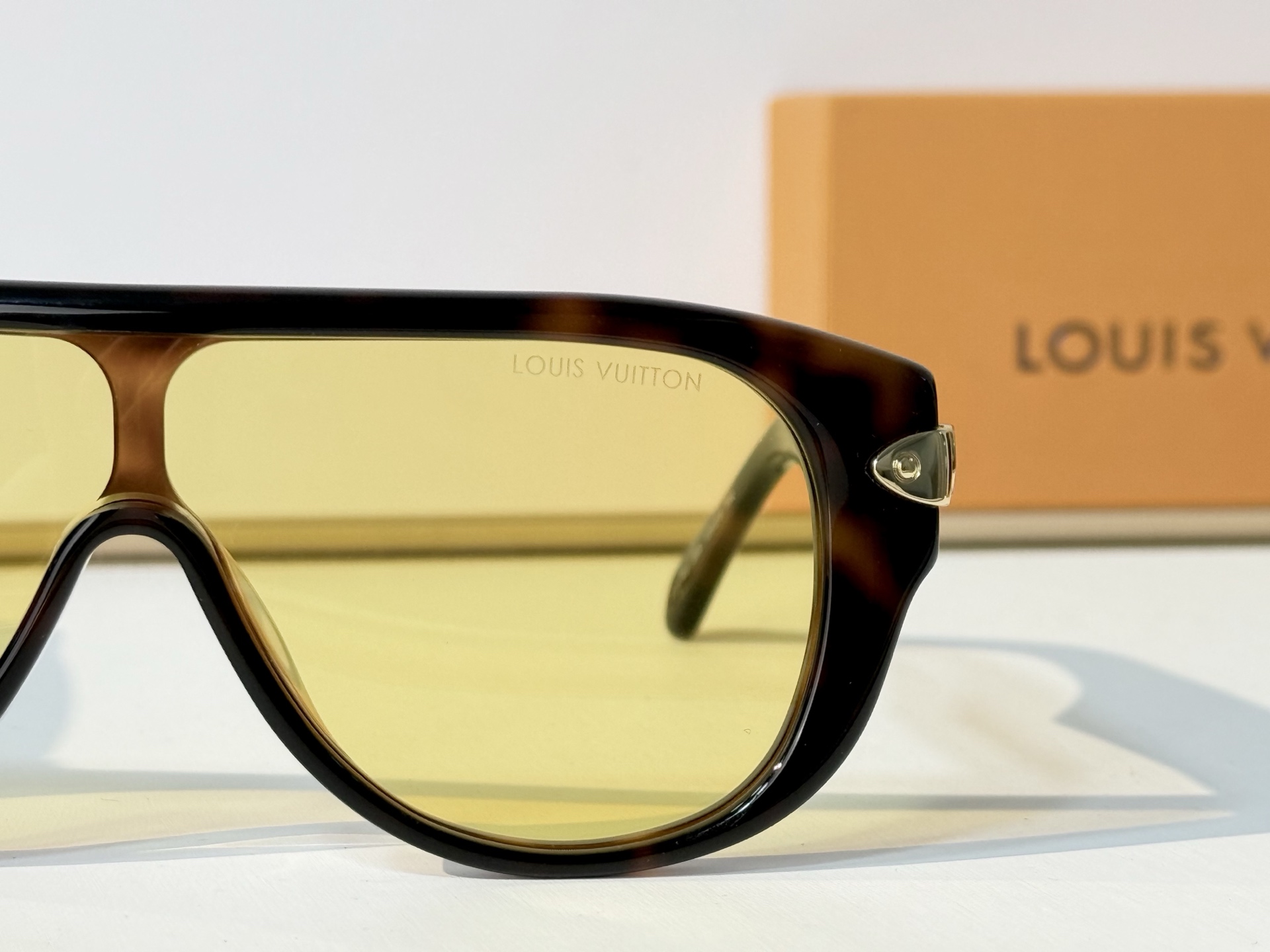 LOUIS VUITTON Mod:Z3516U Size:125口0-140