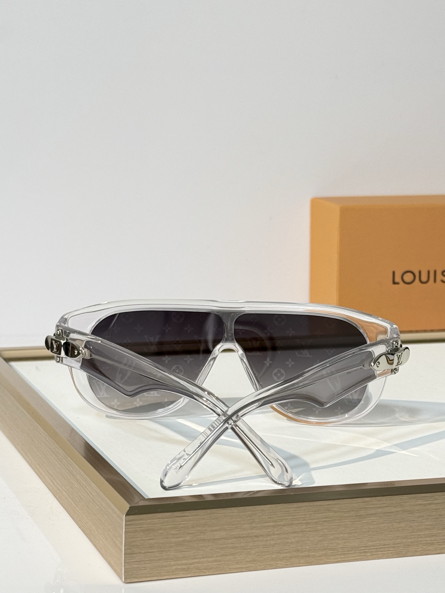 LOUIS VUITTON Mod:Z3516U Size:125口0-140