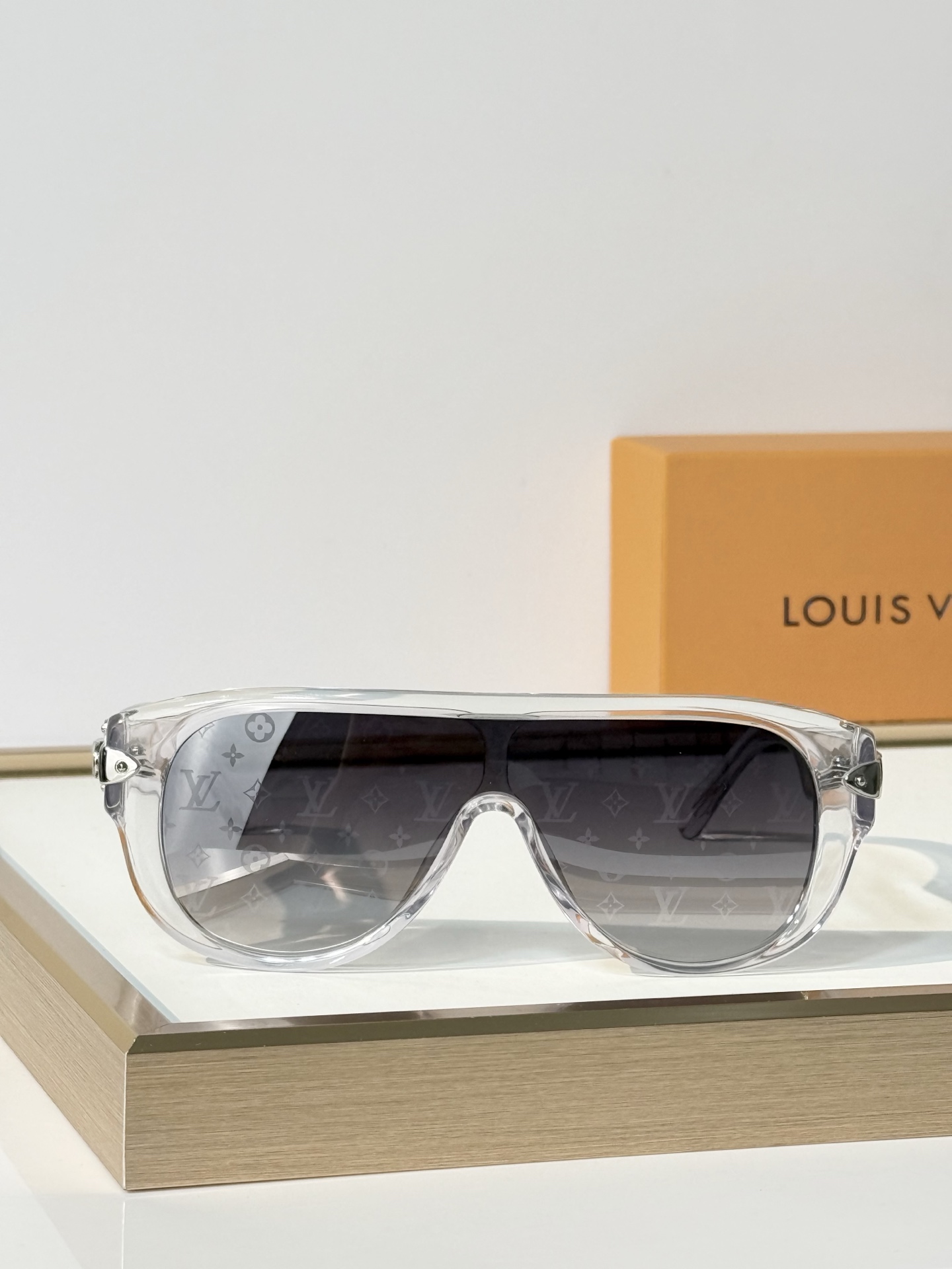 LOUIS VUITTON Mod:Z3516U Size:125口0-140