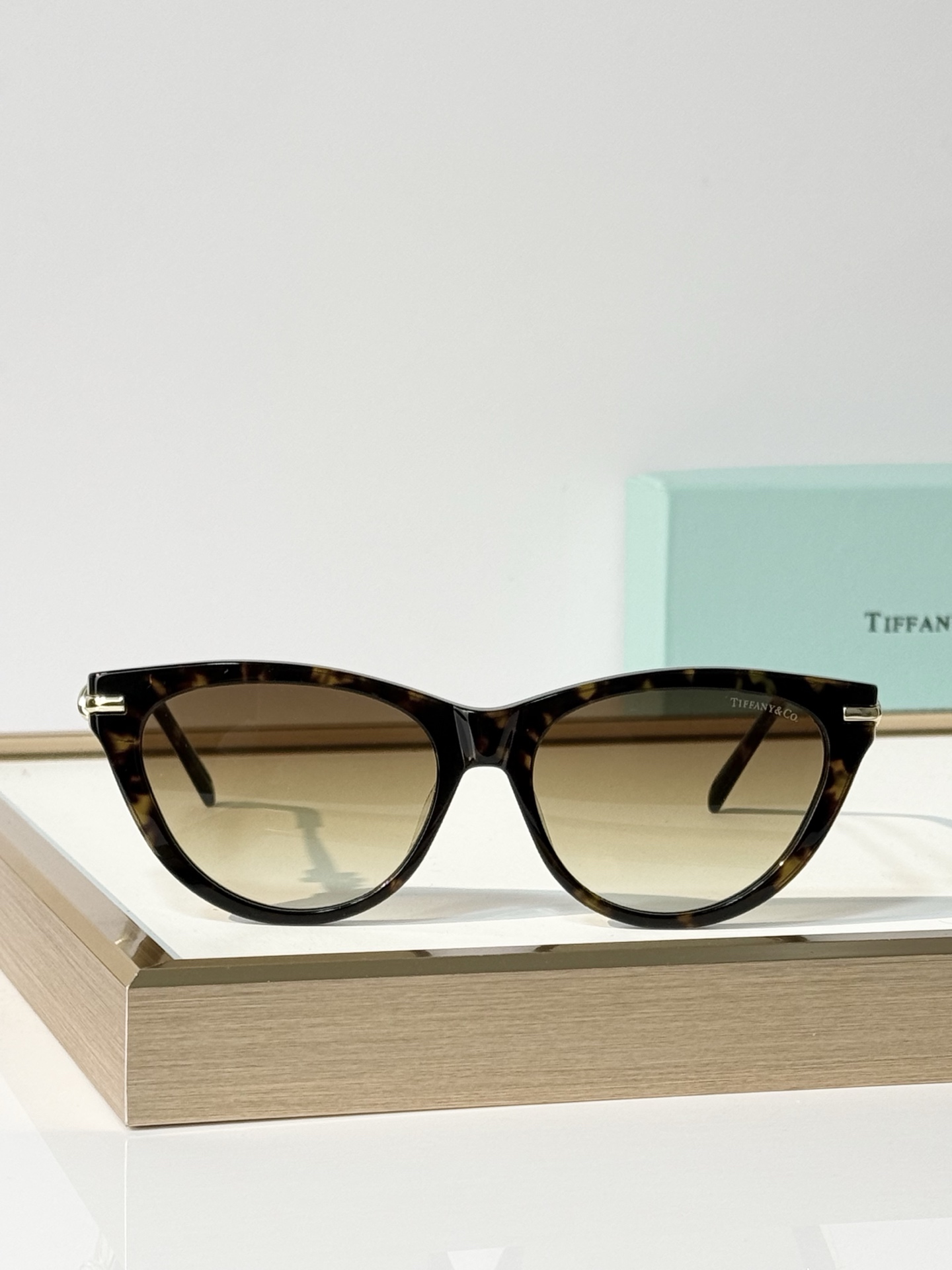 TIFFANY&Co. MODEL：TF4253 SIZE：56口18-145 