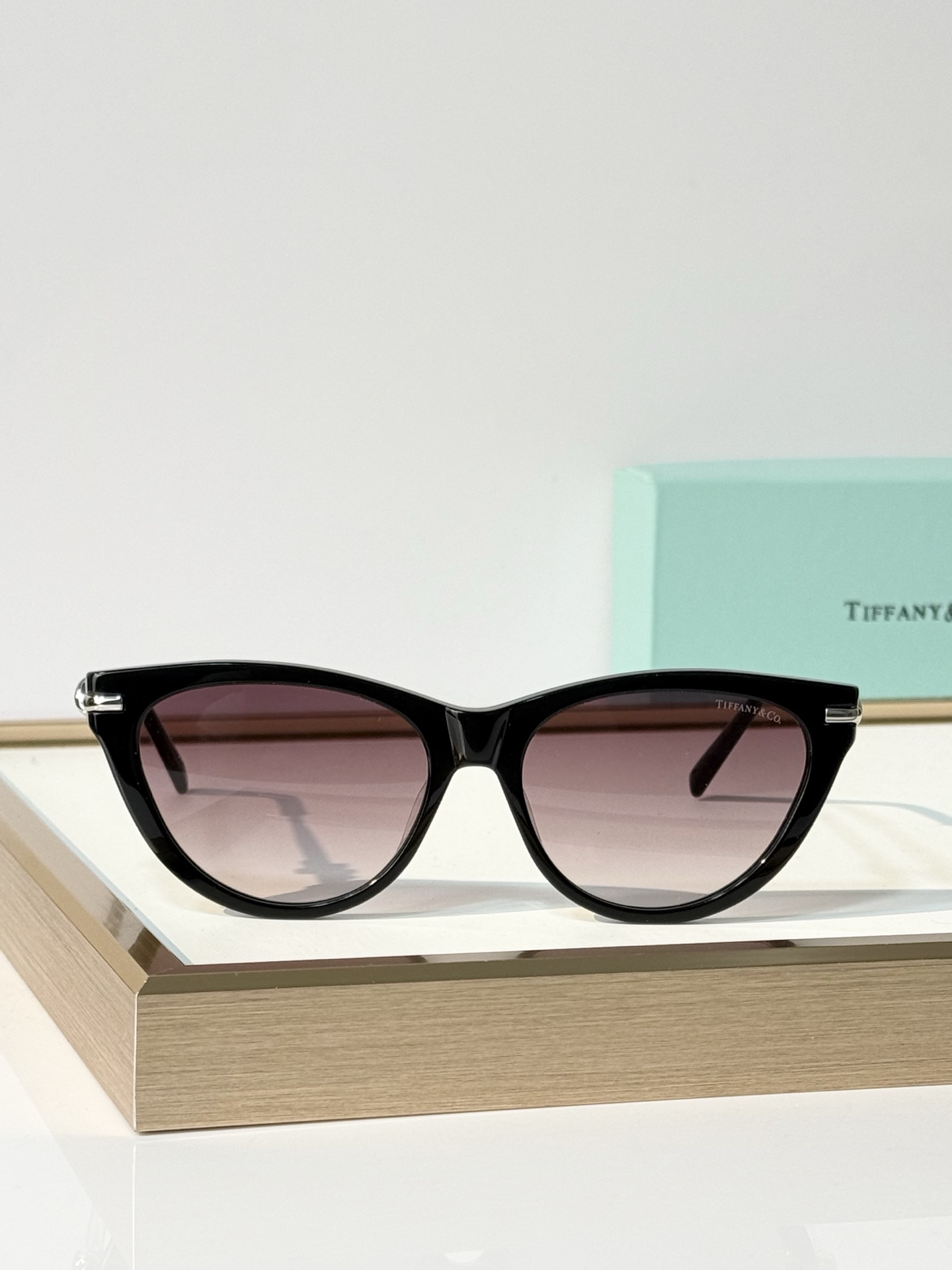 TIFFANY&Co. MODEL：TF4253 SIZE：56口18-145