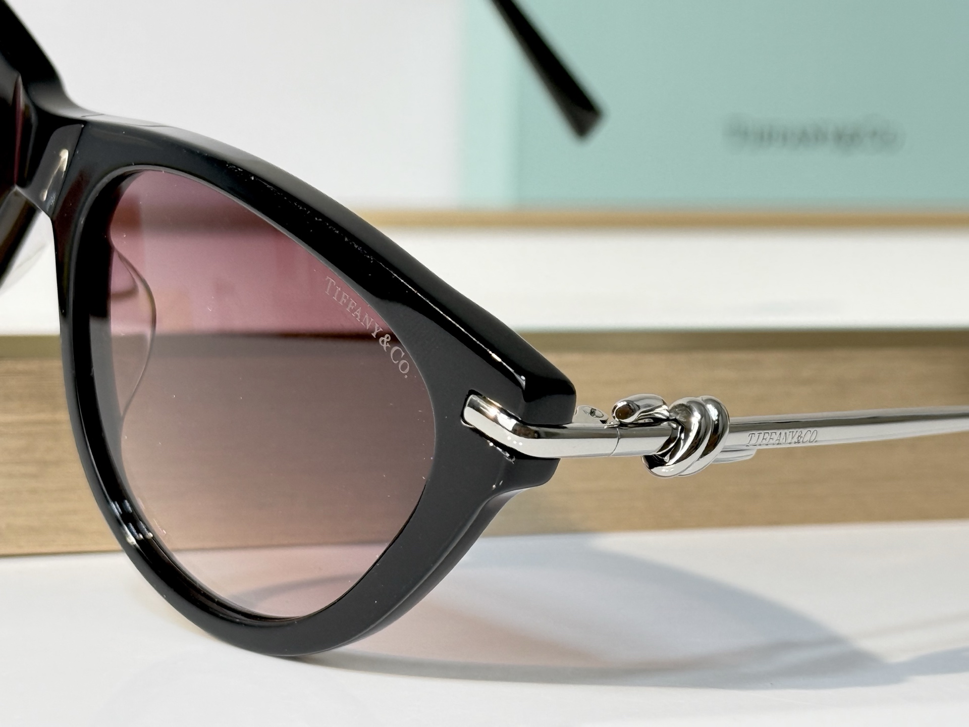 TIFFANY&Co. MODEL：TF4253 SIZE：56口18-145