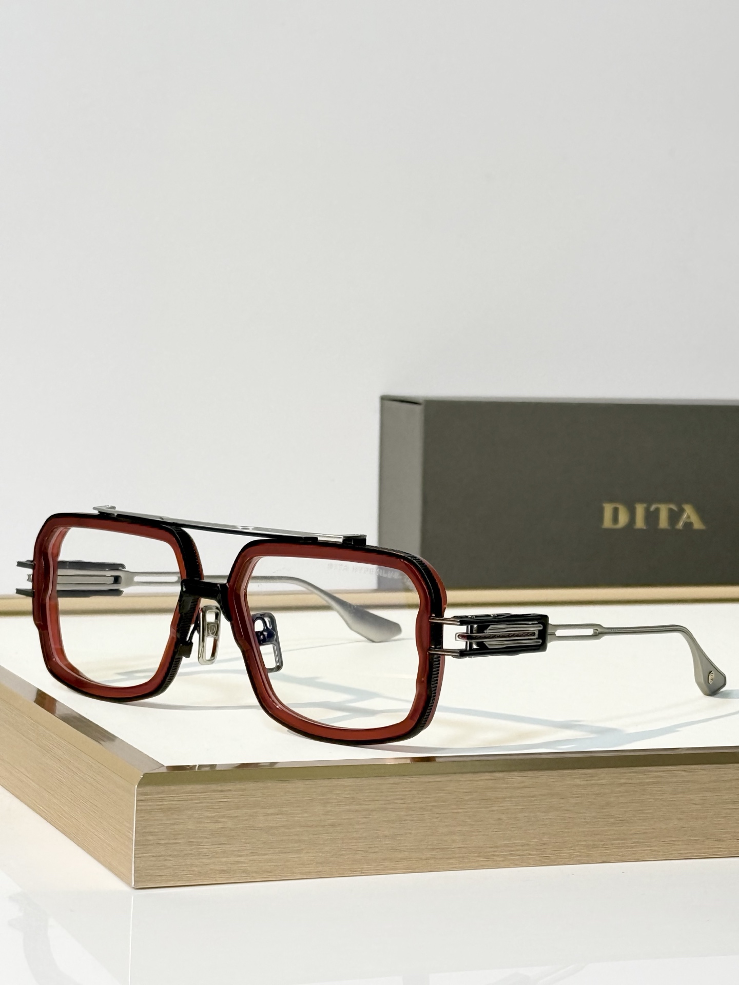 DIT* MODEL：HYPERLUX-1000 SIZE：56口18-137