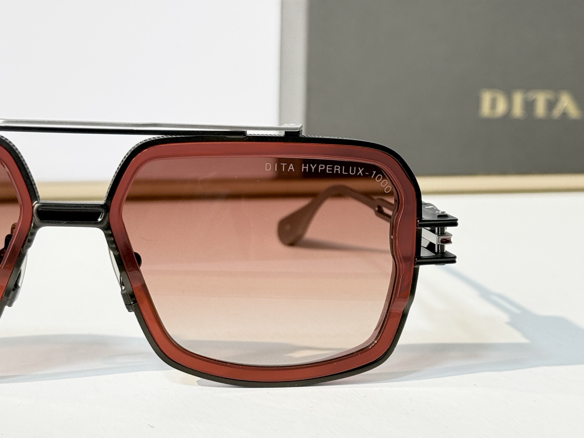 DIT* MODEL：HYPERLUX-1000 SIZE：56口18-137