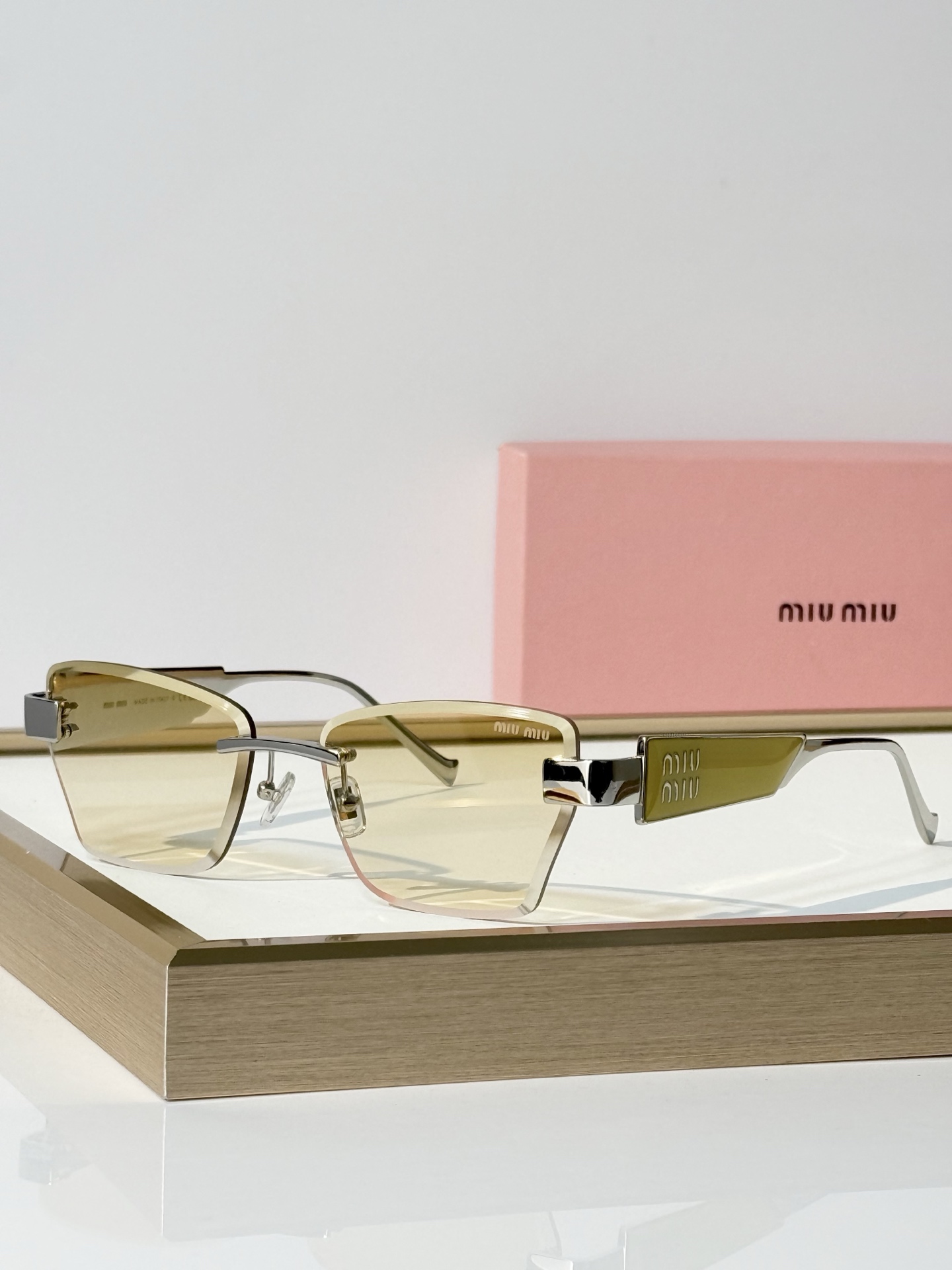 MIU MI* MOD：MU 1710LV Size：56口17 145 
