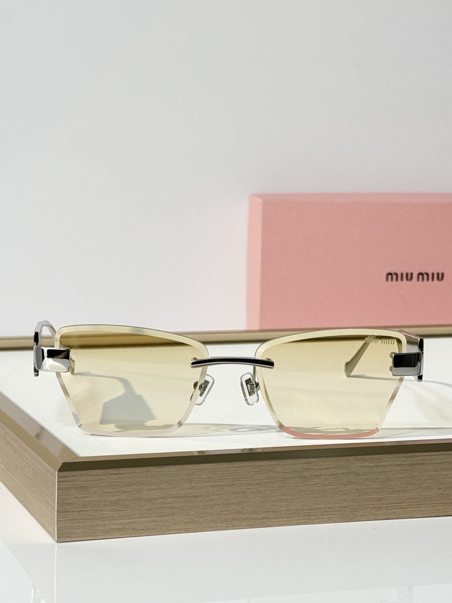MIU MI* MOD：MU 1710LV Size：56口17 145 
