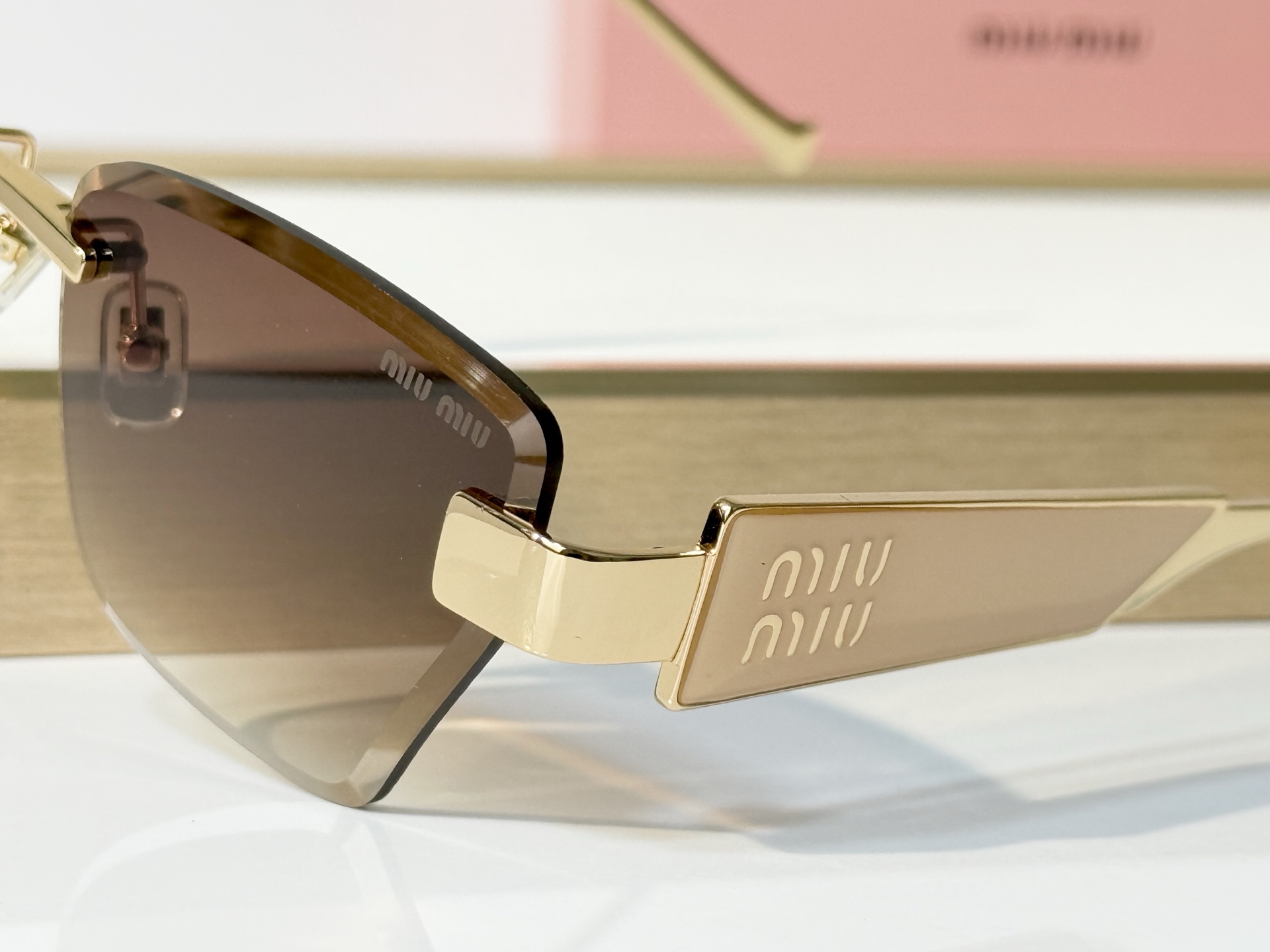 MIU MI* MOD：MU 1710LV Size：56口17 145