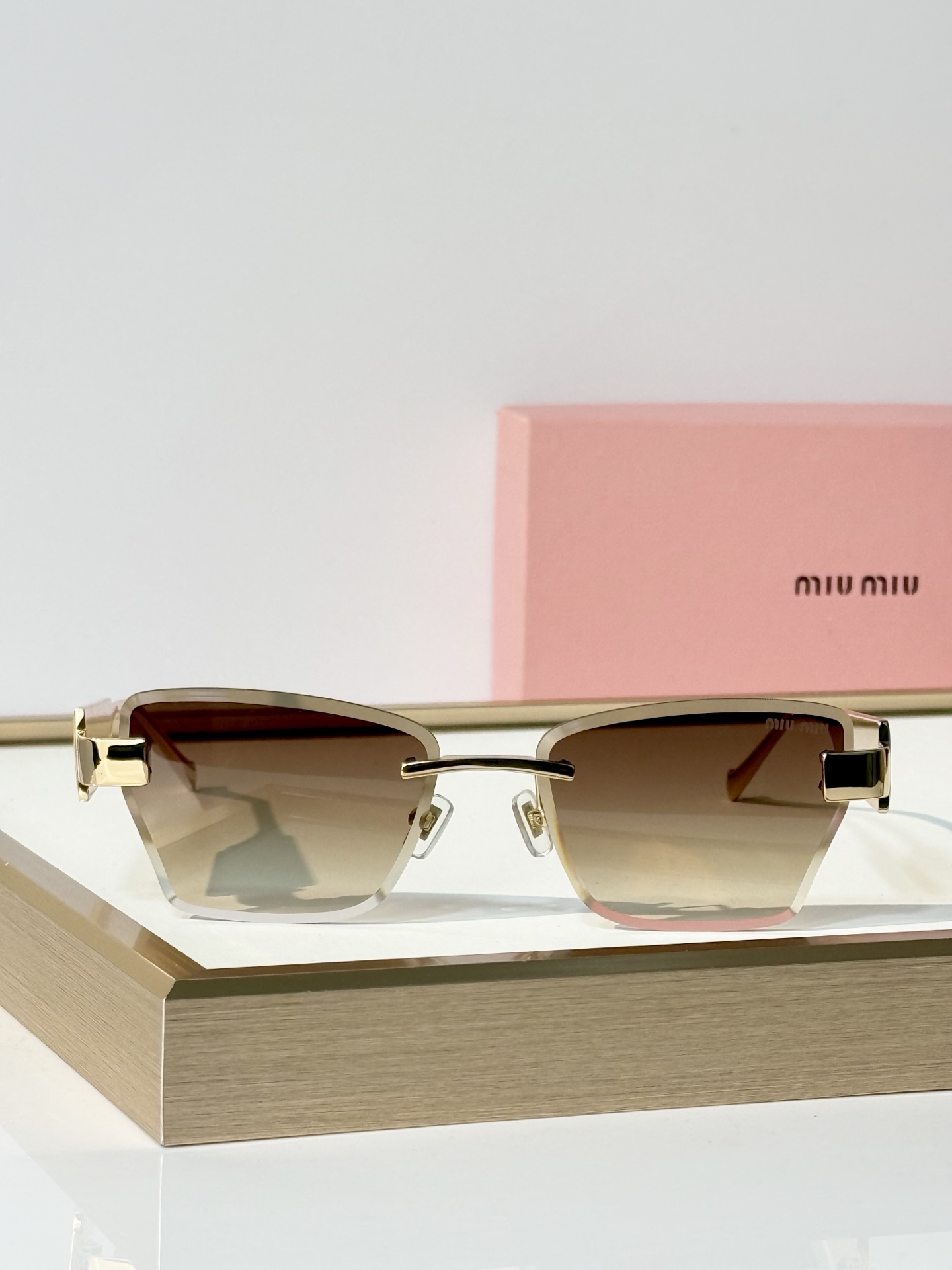 MIU MI* MOD：MU 1710LV Size：56口17 145